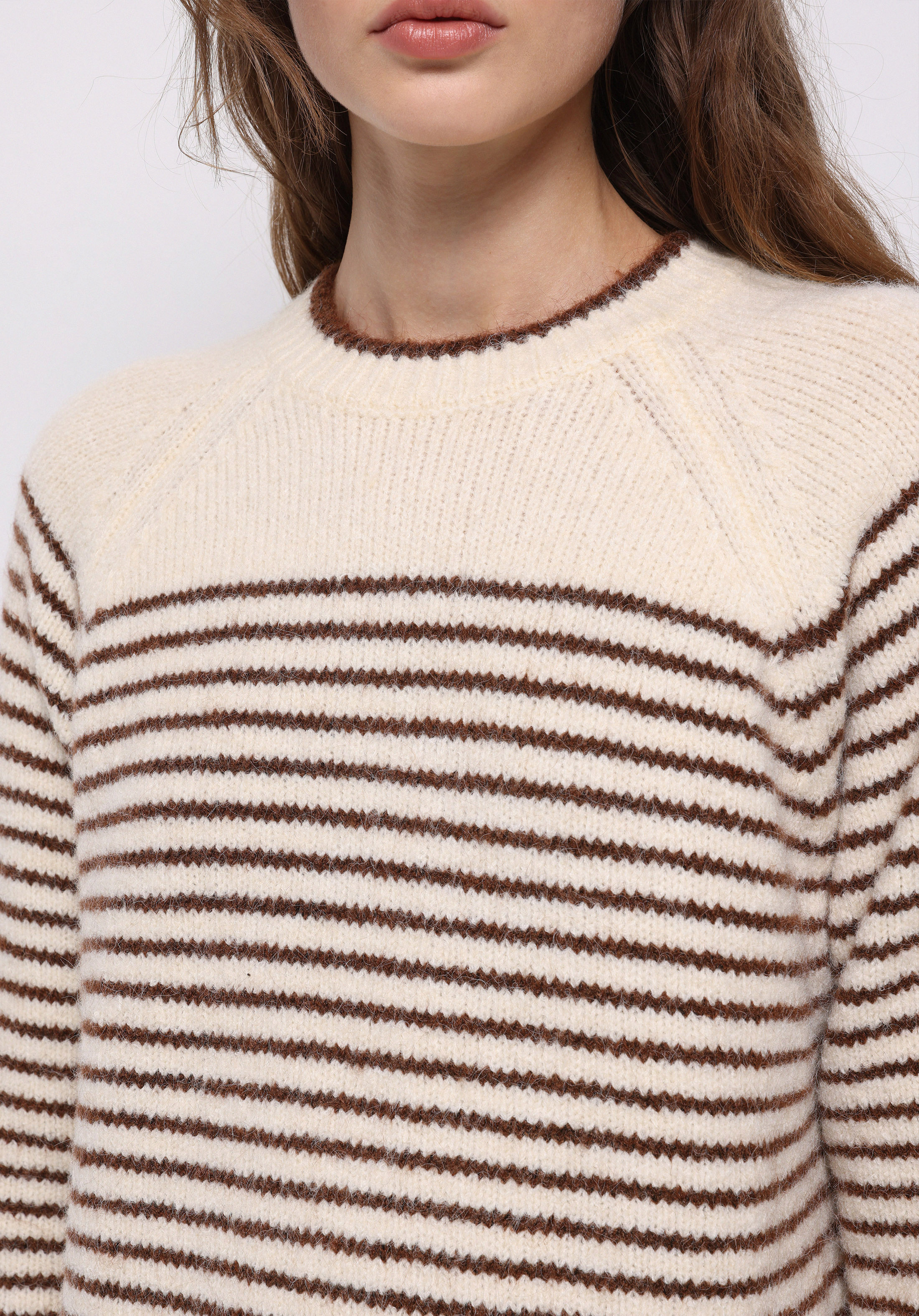 Показати інформацію про Светр Жіночий Сірий  Cl1076623