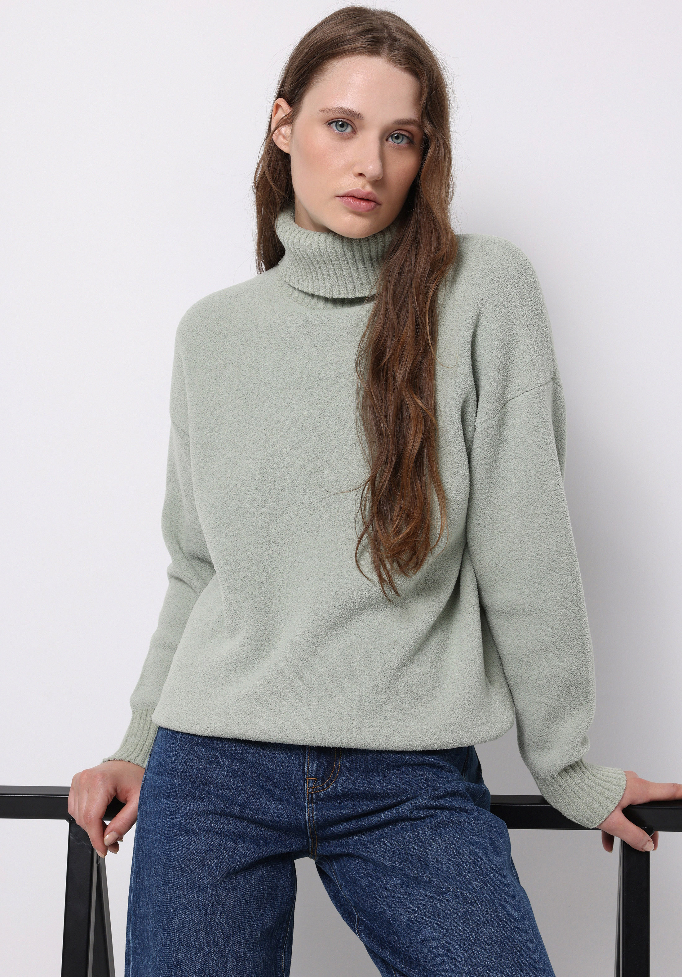 Показати інформацію про Светр Жіночий Зелений  Cl1077096