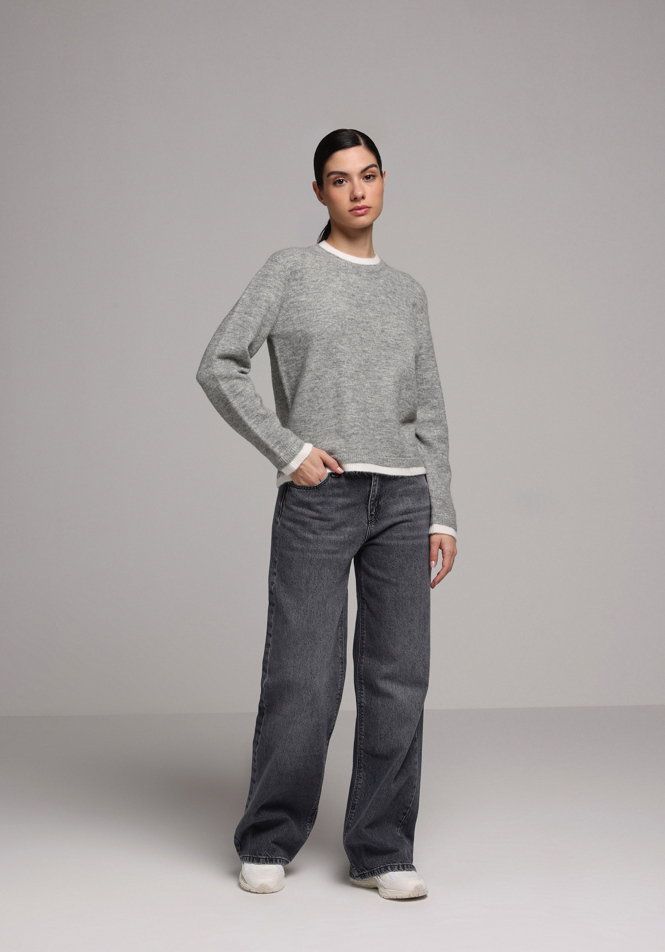 Показати інформацію про Светр Жіночий Сірий  Cl1077738