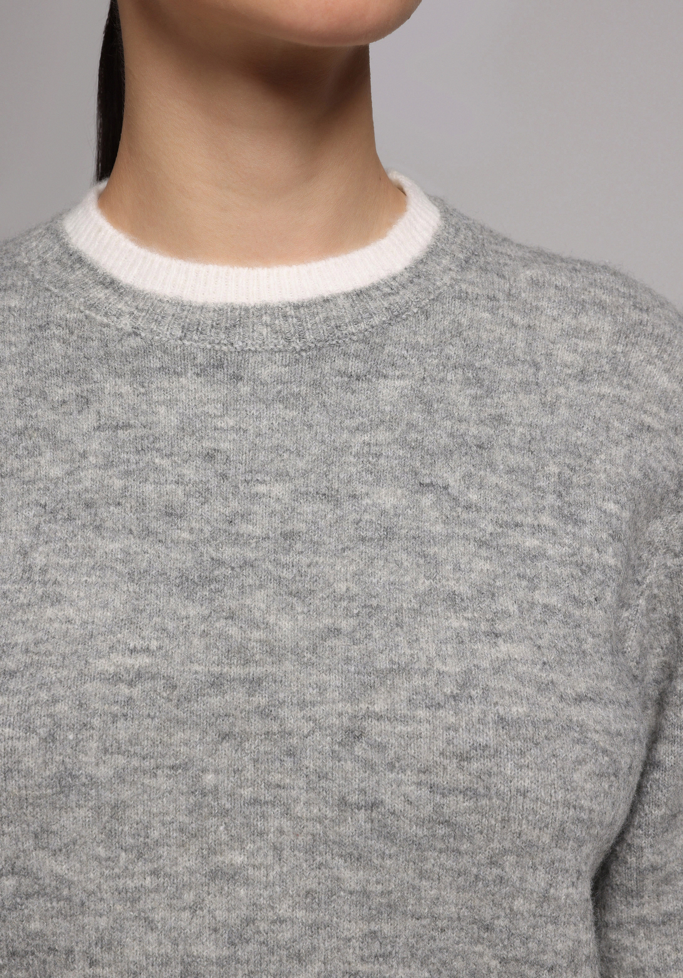 Показати інформацію про Светр Жіночий Сірий  Cl1077738