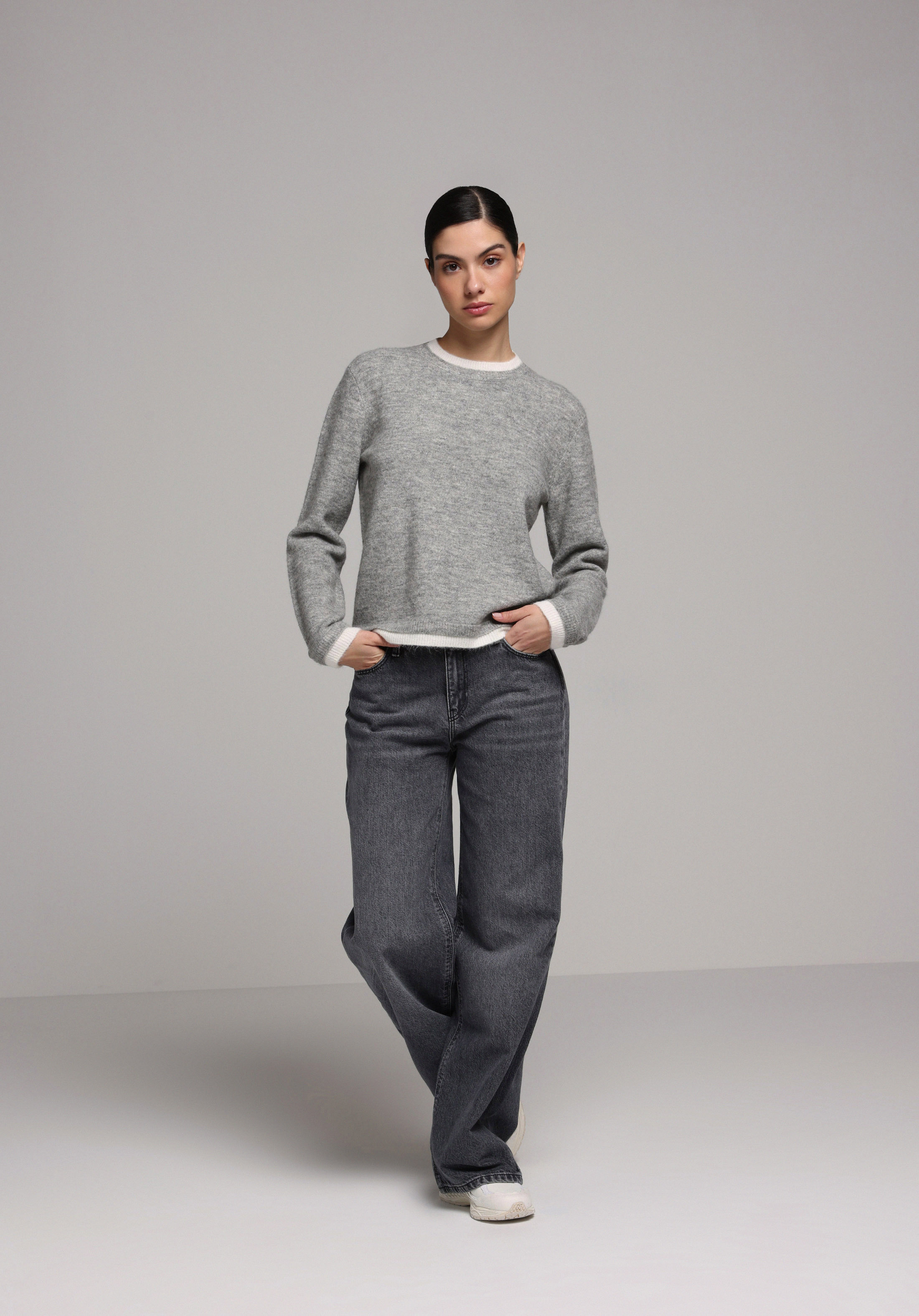 Показати інформацію про 970 Berry Джинси Жіночі Чорні Класичного Крою Cl1078301