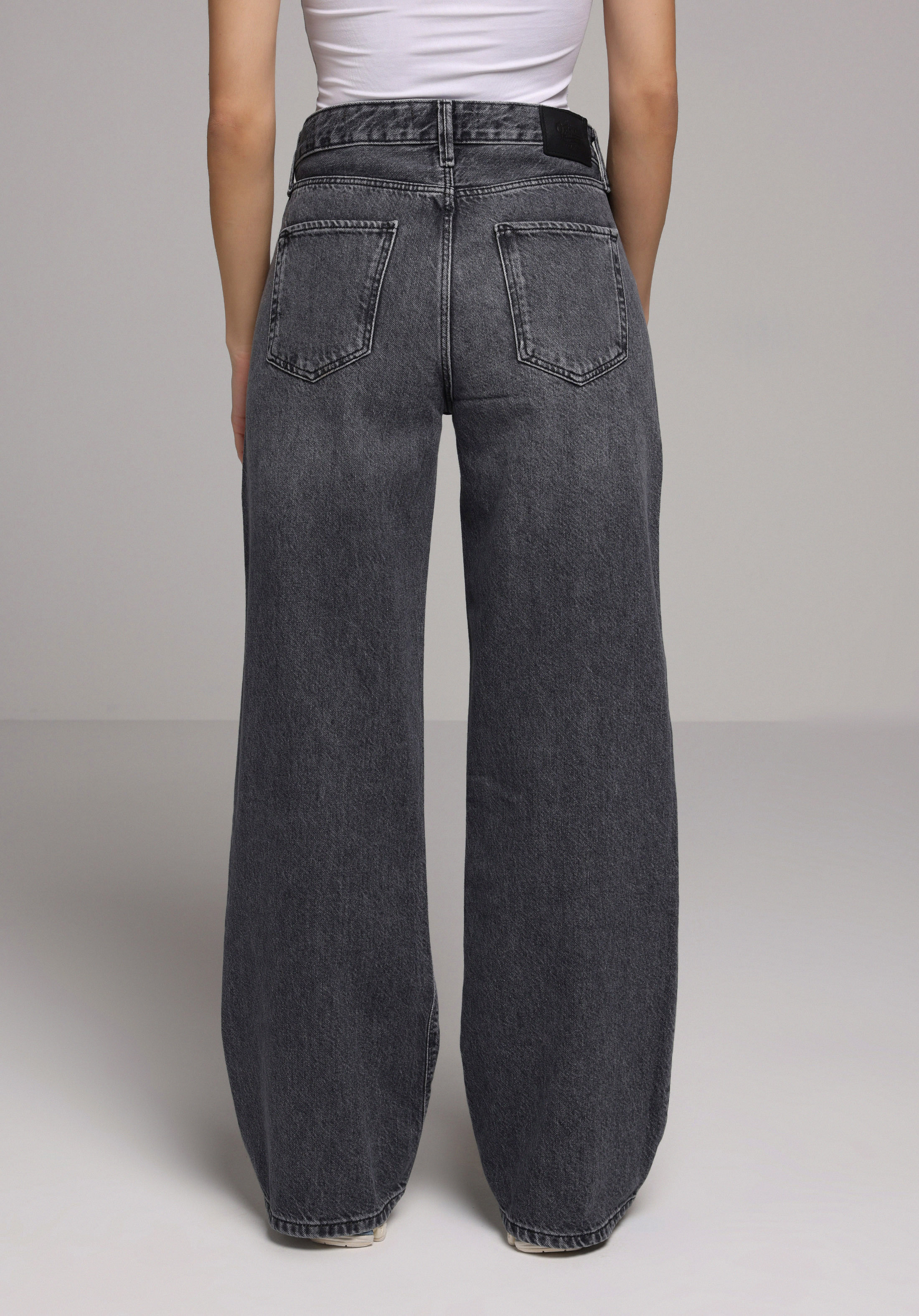 Показати інформацію про 970 Berry Джинси Жіночі Чорні Класичного Крою Cl1078301