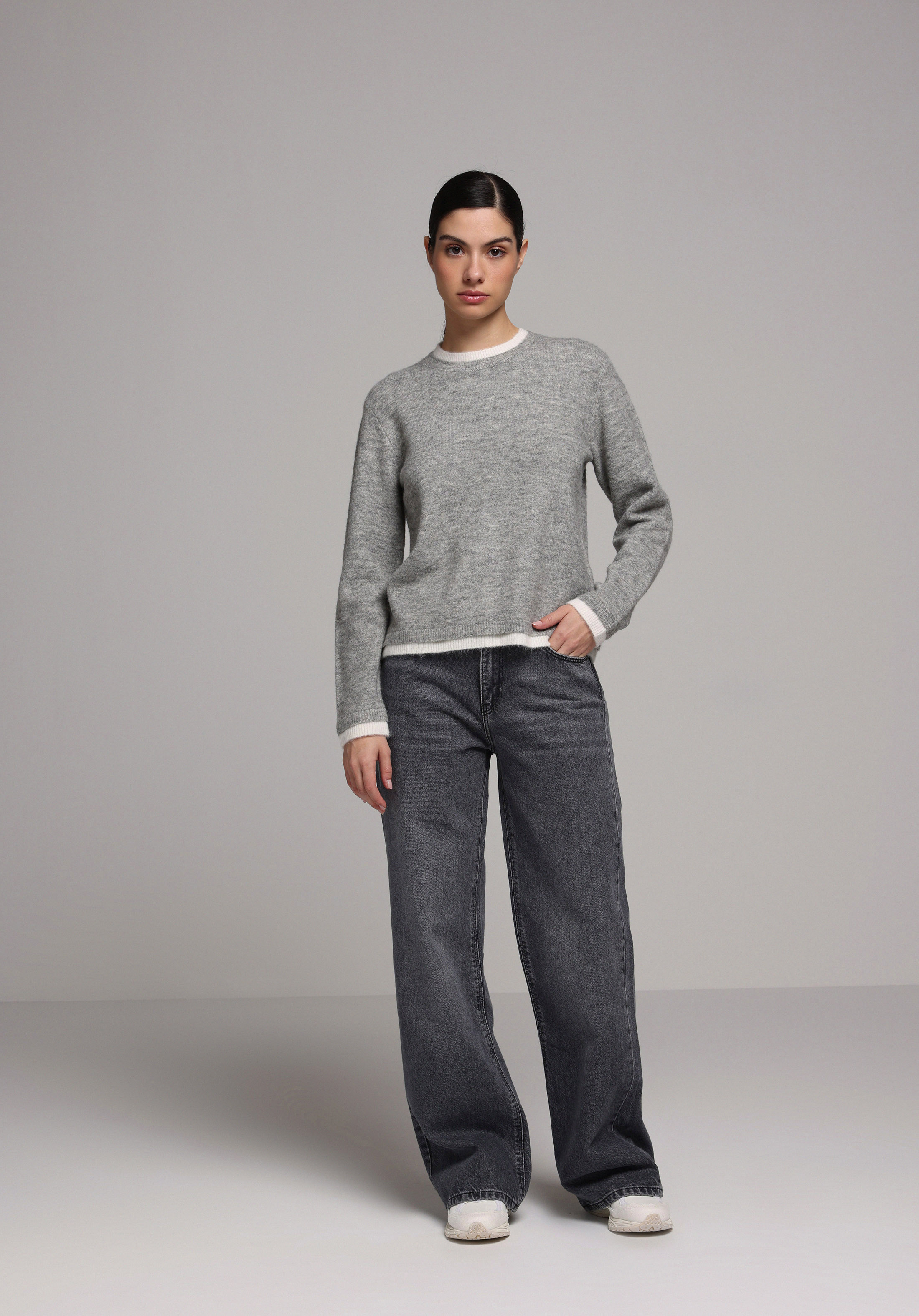 Показати інформацію про 970 Berry Джинси Жіночі Чорні Класичного Крою Cl1078301