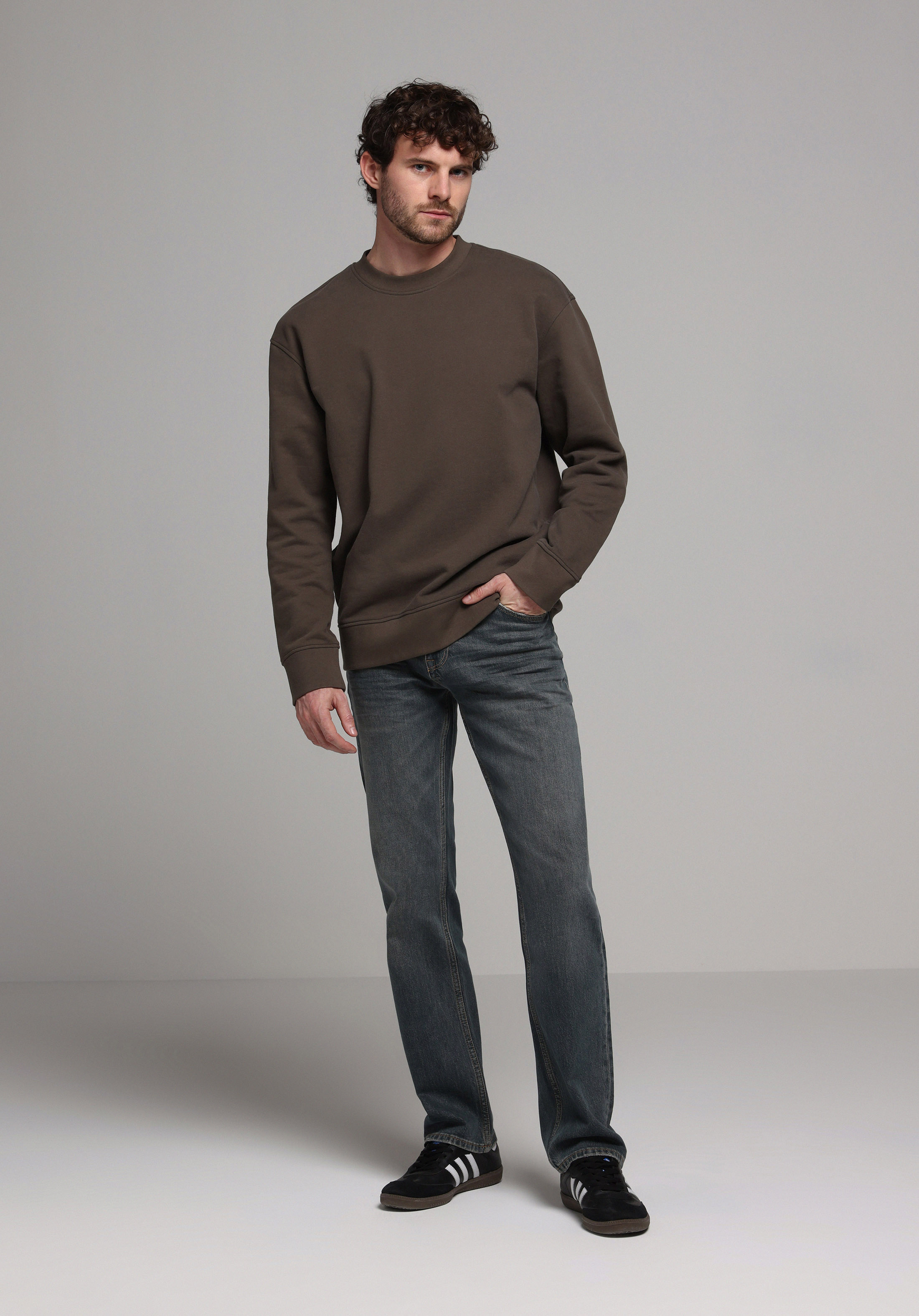 Показати інформацію про 045 David Джинси Чоловічі Зелені Класичного Крою Cl1078910