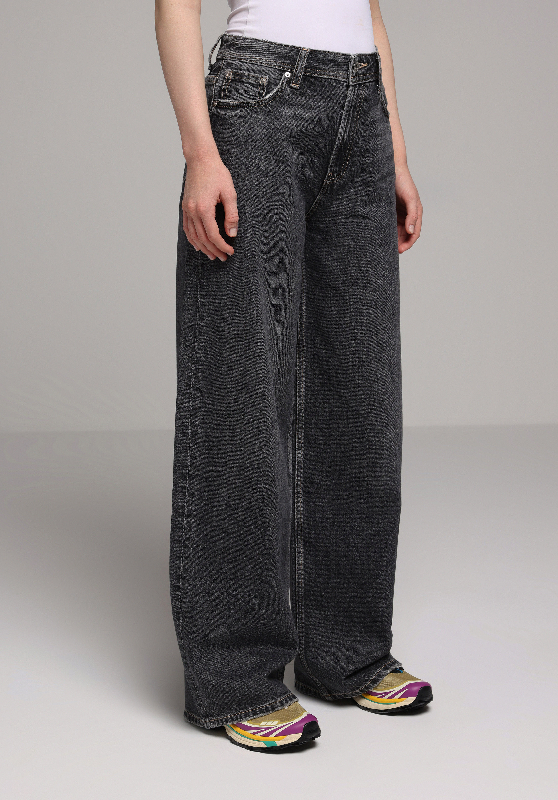 Показати інформацію про Джинси Жіночі Чорні  Cl1078436