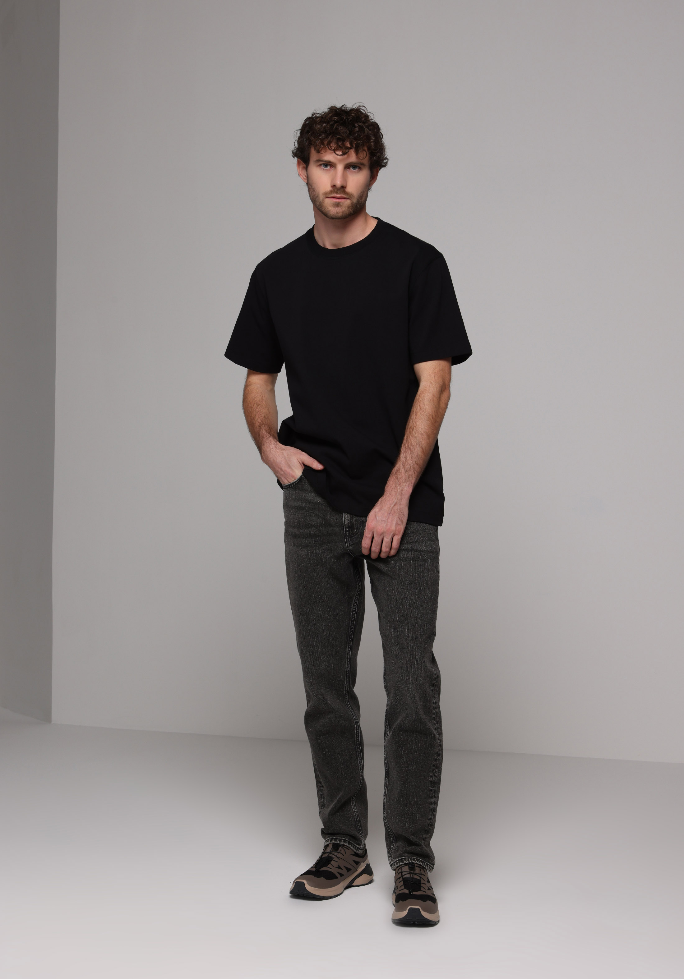 Показати інформацію про Футболка З Коротким Рукавом Чоловіча Чорна  Cl1077597