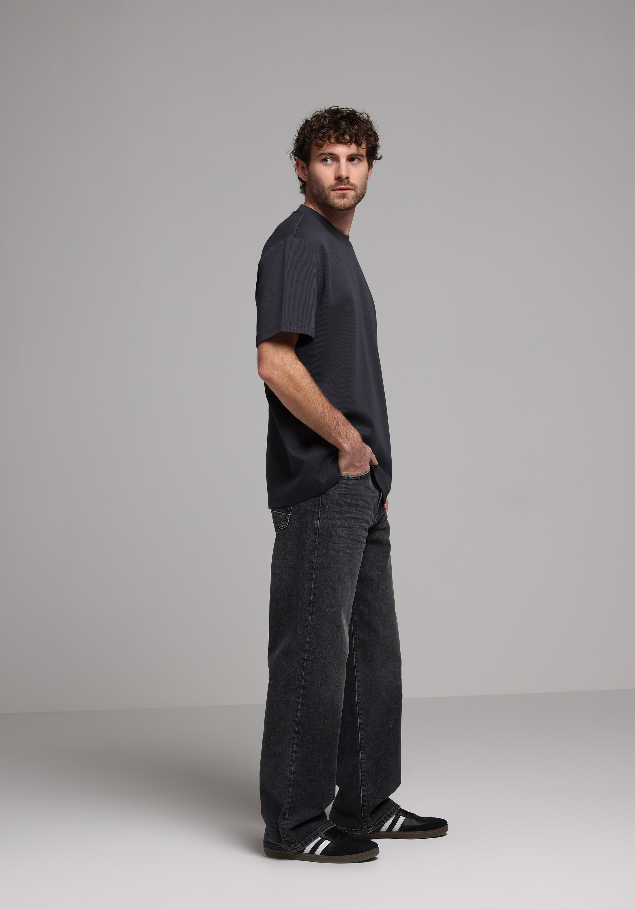 Показати інформацію про Джинси Чоловічі Чорні Вільного Крою Cl1078189