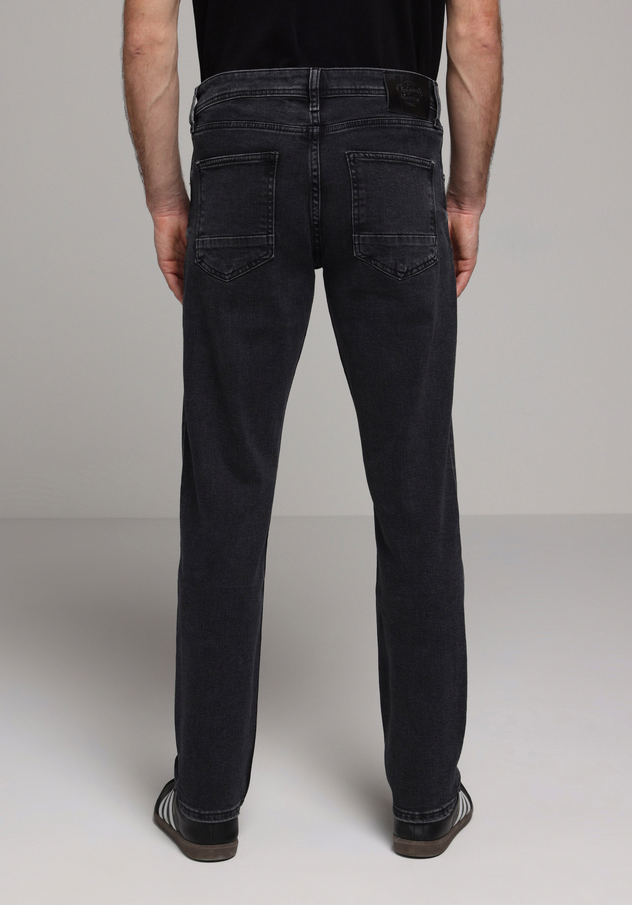 Показати інформацію про 044 Karl Джинси Чоловічі Чорні Прямого Крою Cl1078161