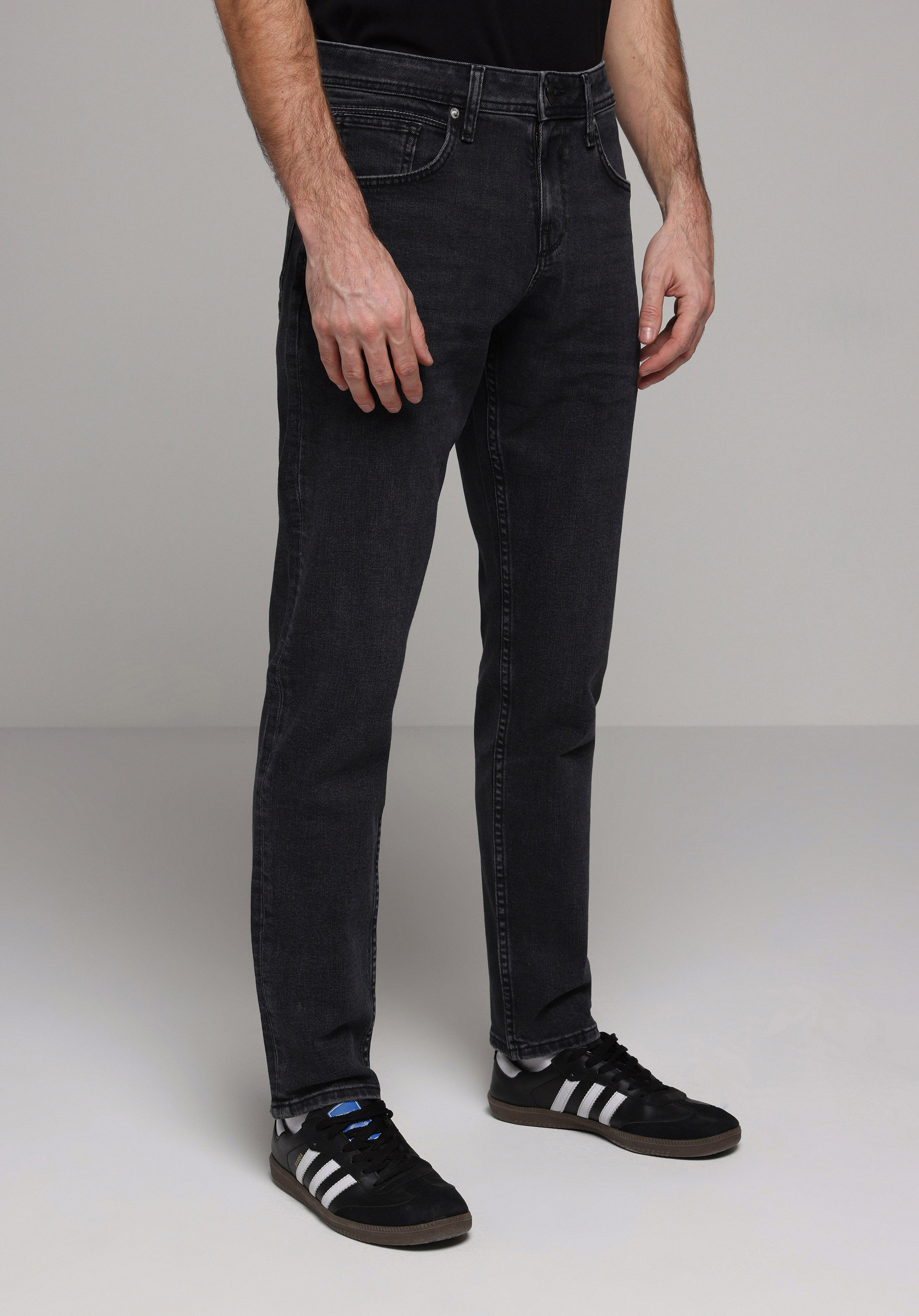 Показати інформацію про 044 Karl Джинси Чоловічі Чорні Прямого Крою Cl1078161