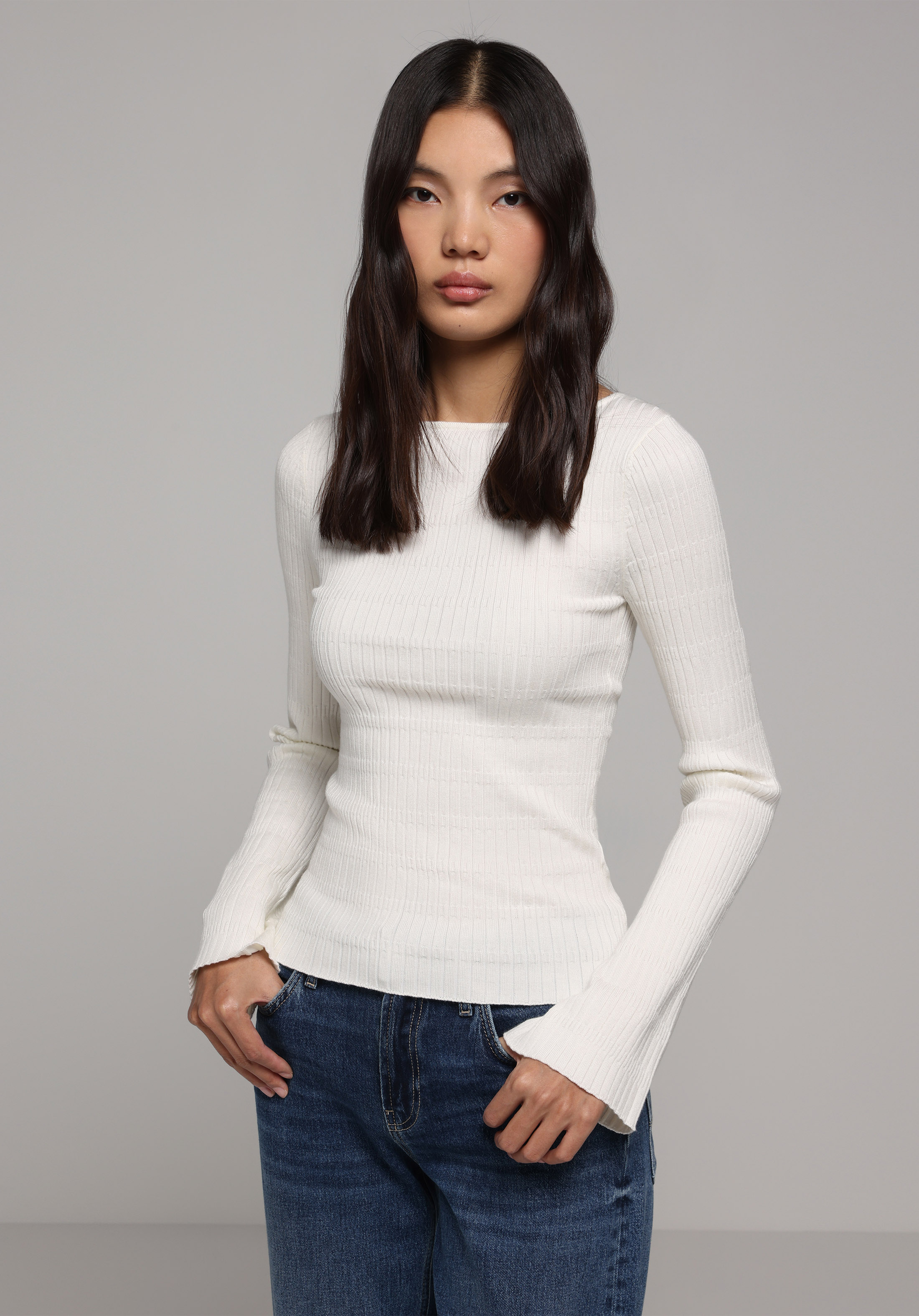 Показати інформацію про Светр Жіночий Білий  Cl1077158