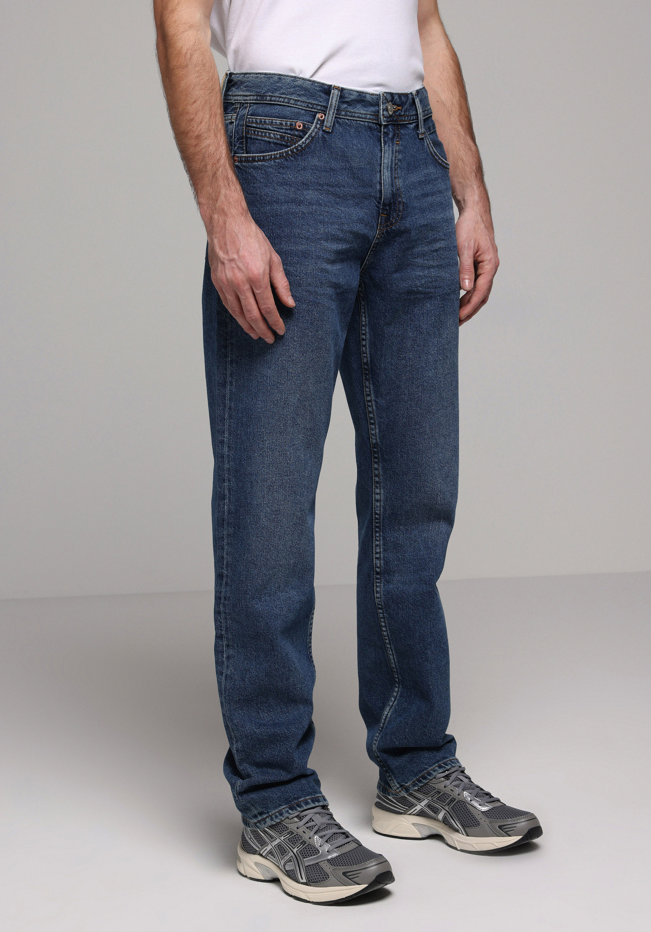 Показати інформацію про 045 David Джинси Чоловічі Блакитні Класичного Крою Cl1078164