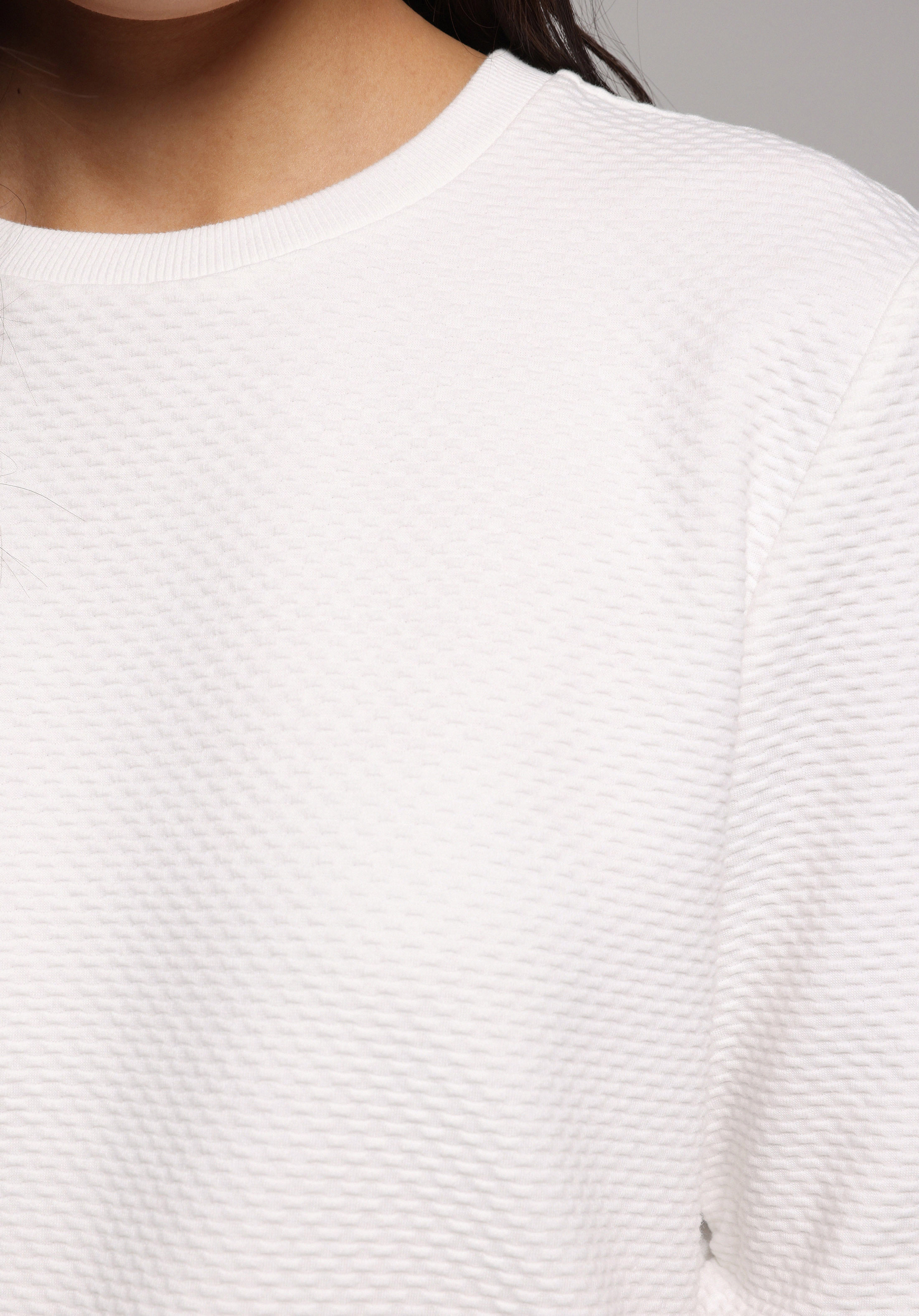 Показати інформацію про Пуловер Жіночий Білий  Cl1078452