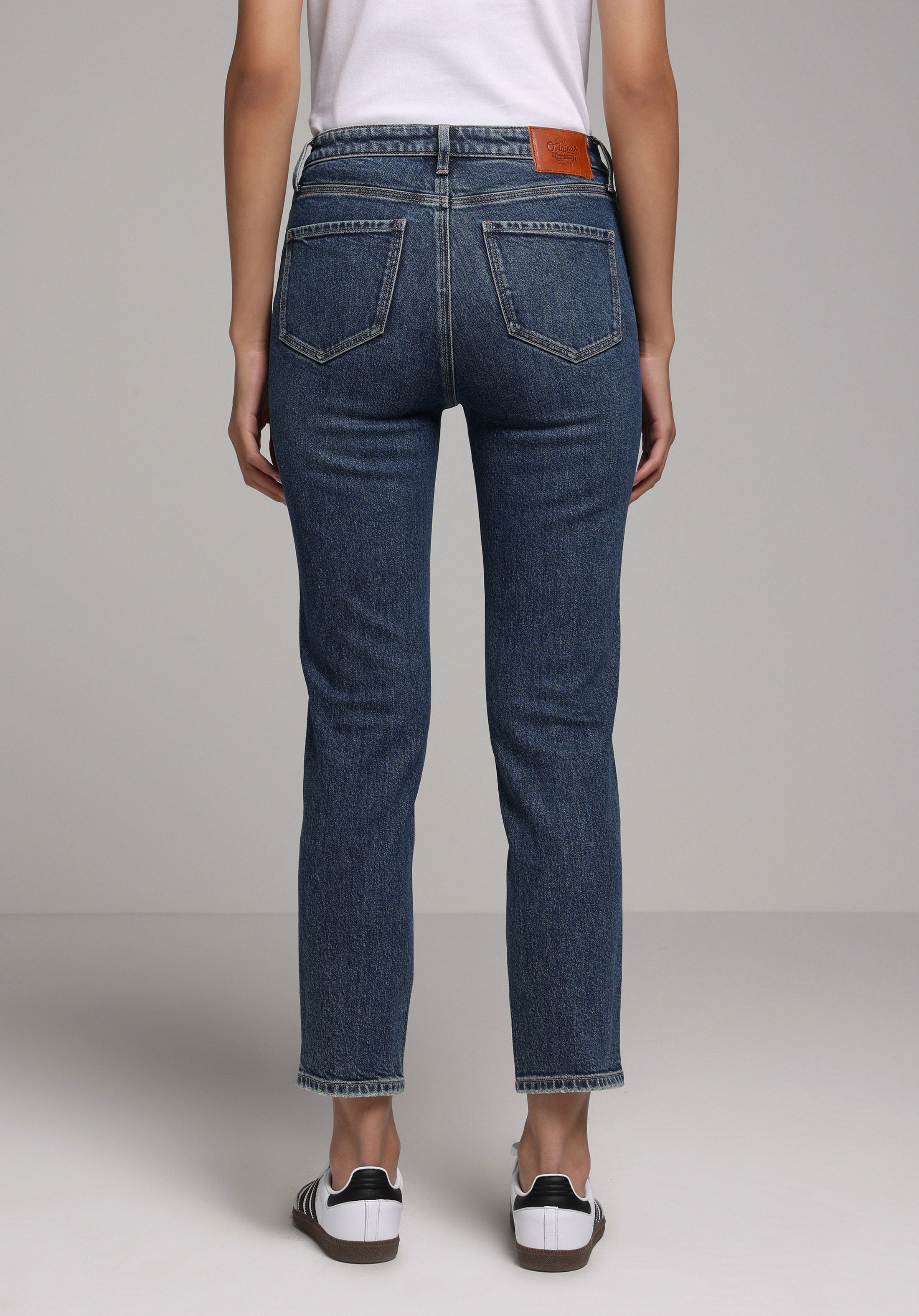 Показати інформацію про 703 Carla Джинси Жіночі Блакитні Вузького Крою Cl1078197