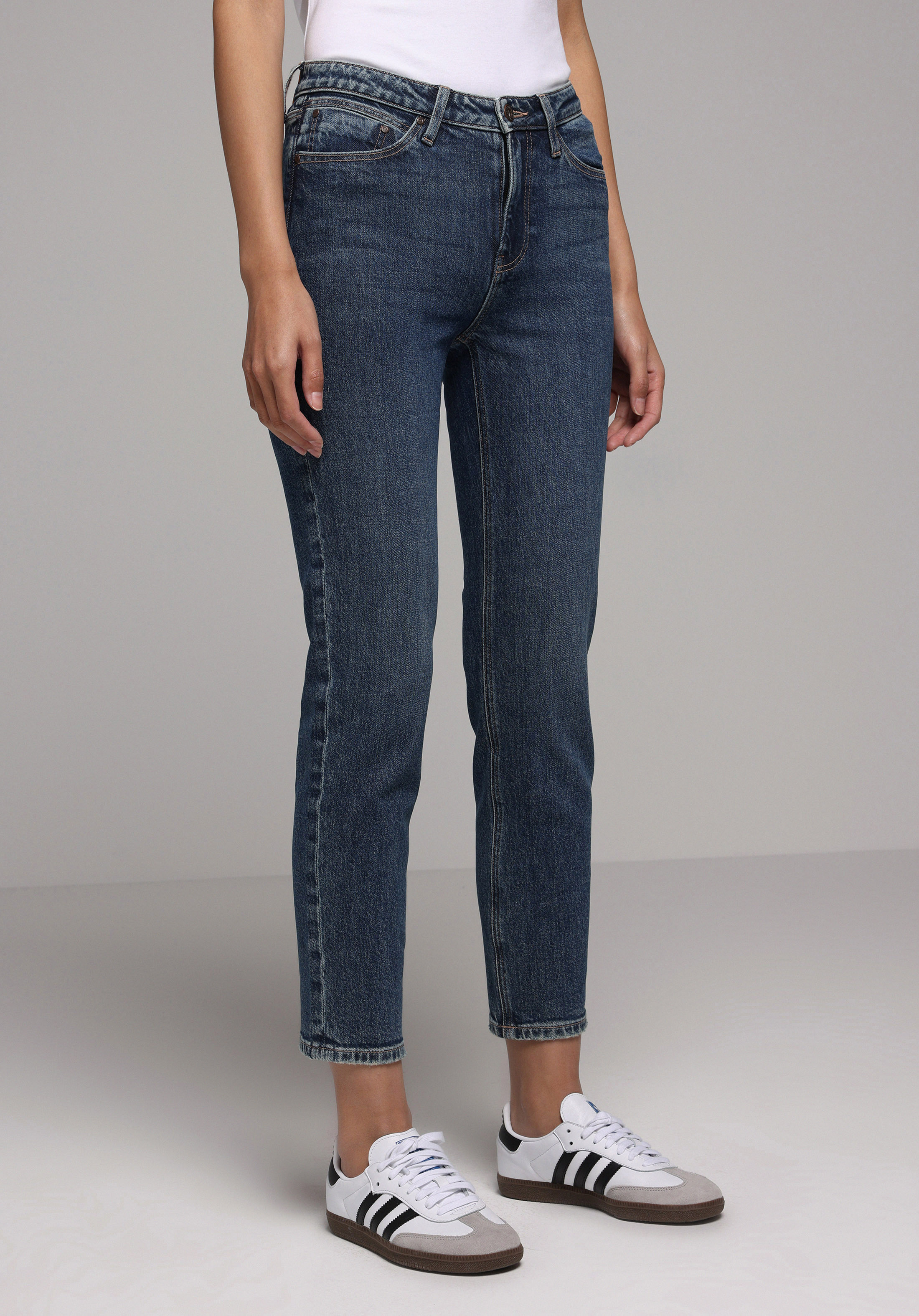 Показати інформацію про 703 Carla Джинси Жіночі Блакитні Вузького Крою Cl1078197