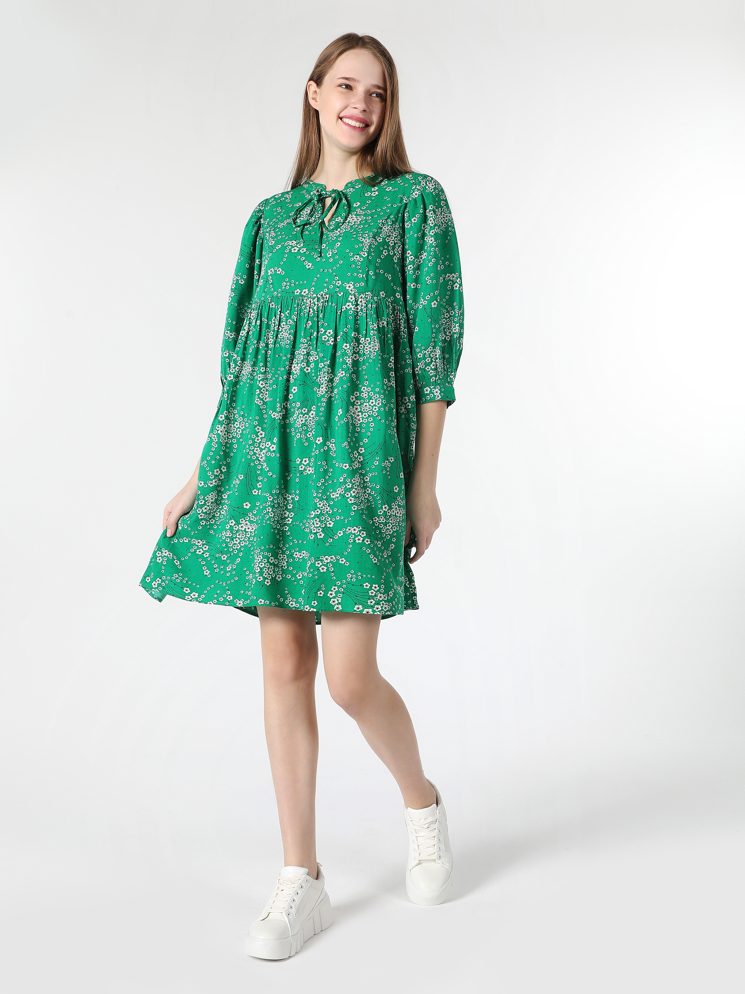 Показати інформацію про Сукня Жіноча Зелена З Квітковим Принтом Класичного Крою Cl1061886