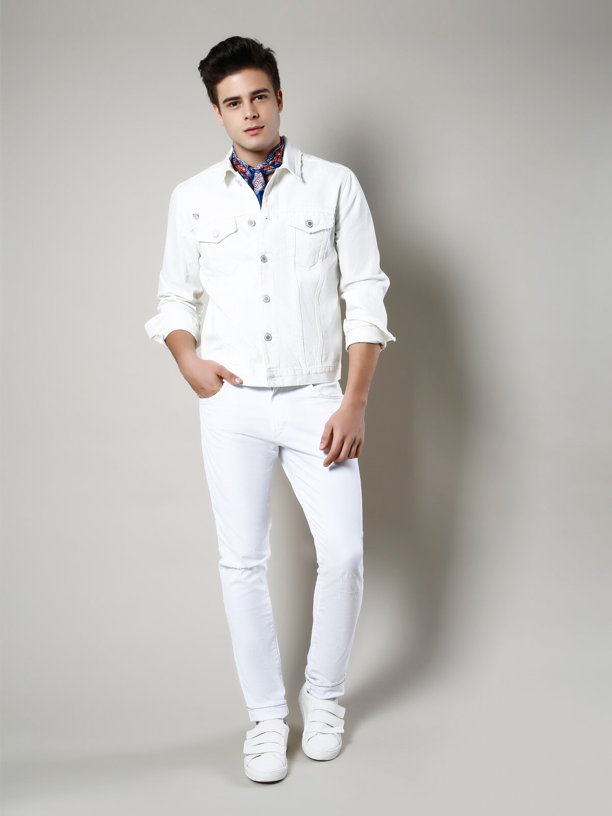 Показати інформацію про Джинсова Куртка Чоловіча Біла Класичного Крою CL1030759
