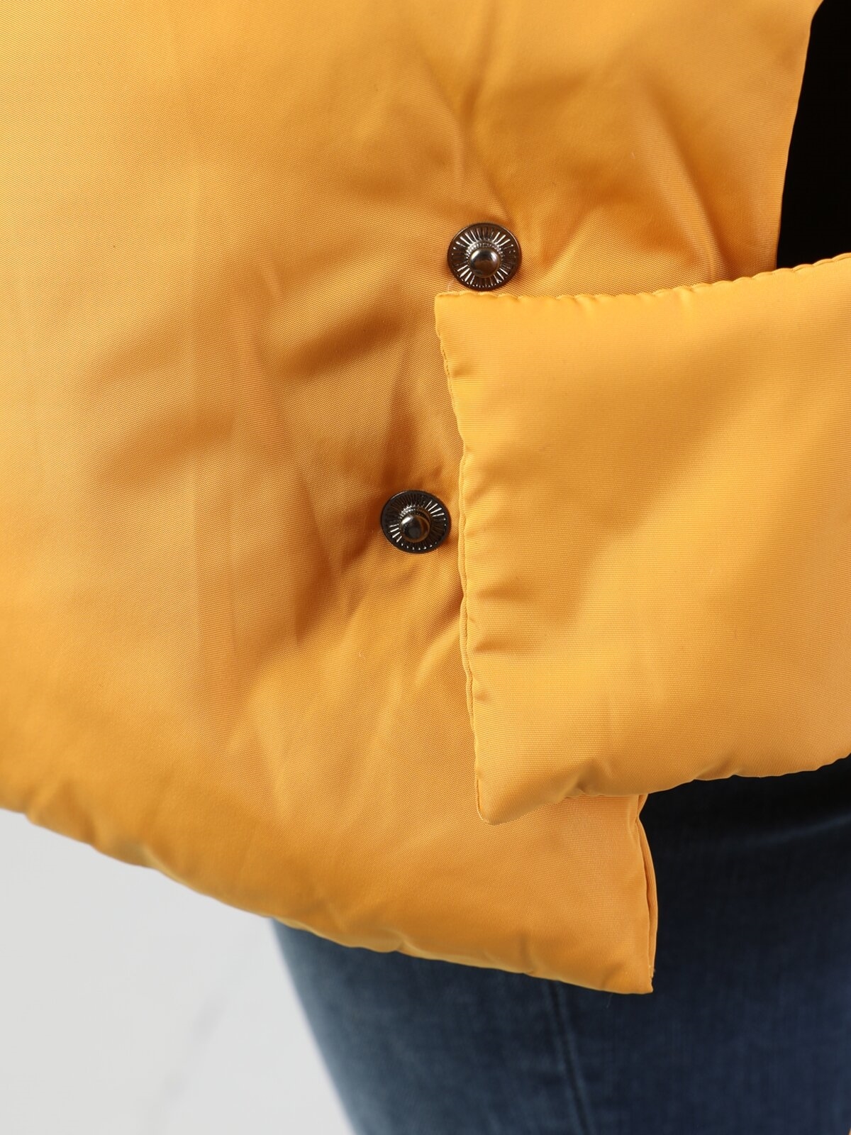 Показати інформацію про Куртка Жіноча Жовта Класичного Крою Cl1044566