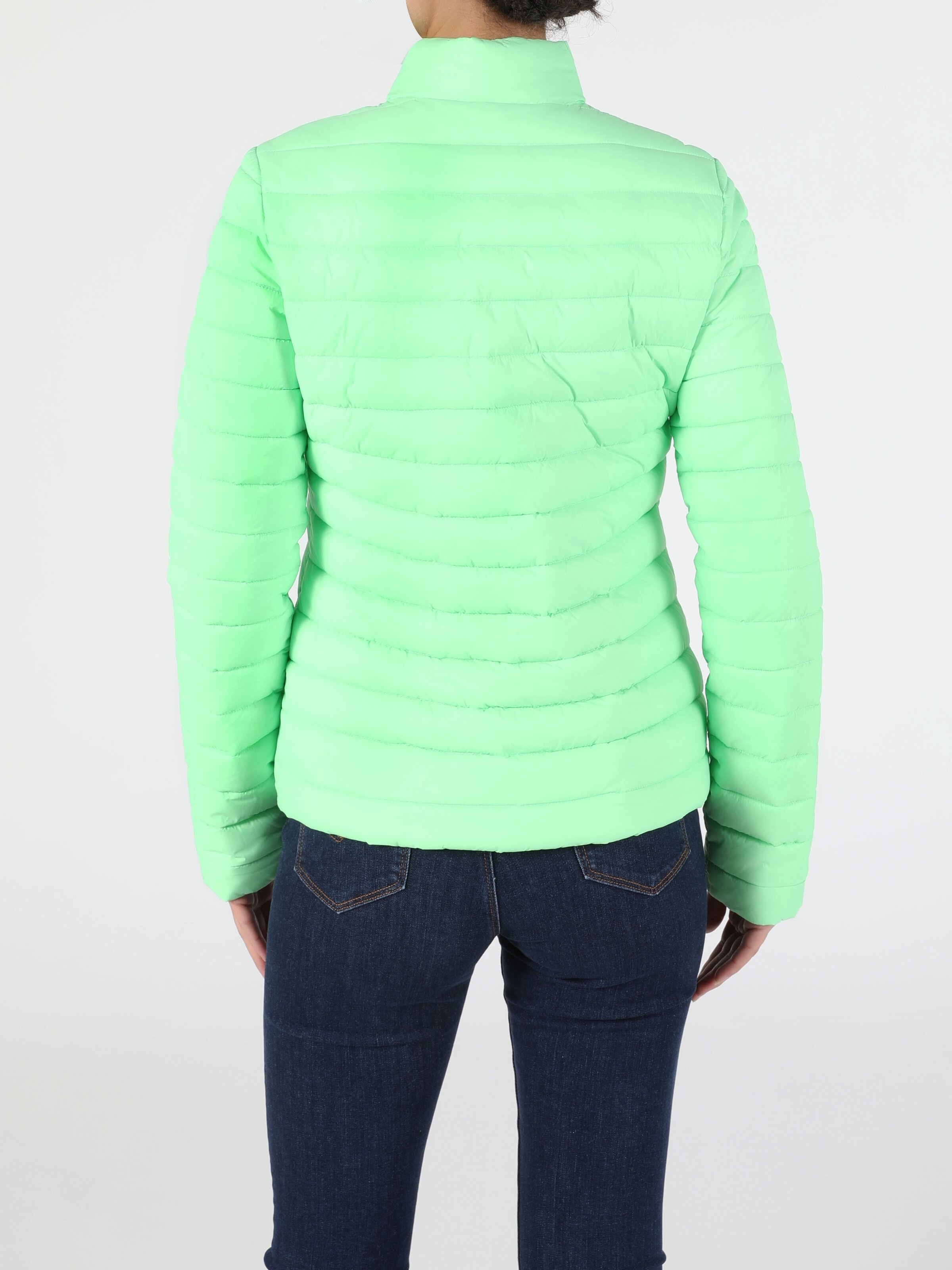 Показати інформацію про Куртка Жіноча Зелена Вузького Крою Cl1052478