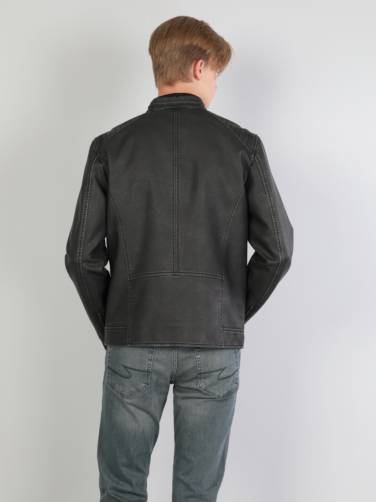 Показати інформацію про Куртка З Еко-Шкіри Чоловіча Чорна Вузького Крою Cl1036130