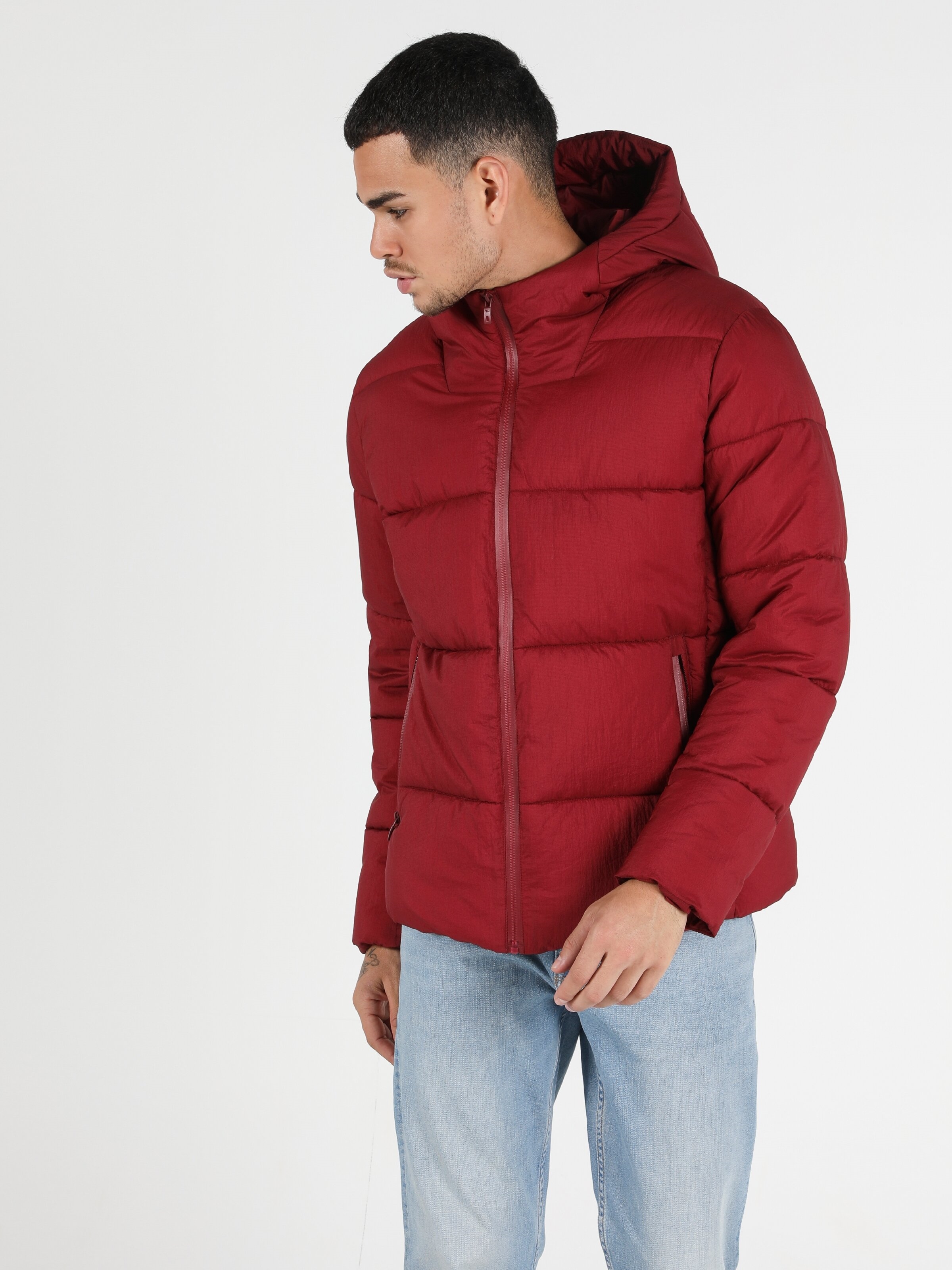 Показати інформацію про Куртка Чоловіча Червона Класичного Крою Cl1051259