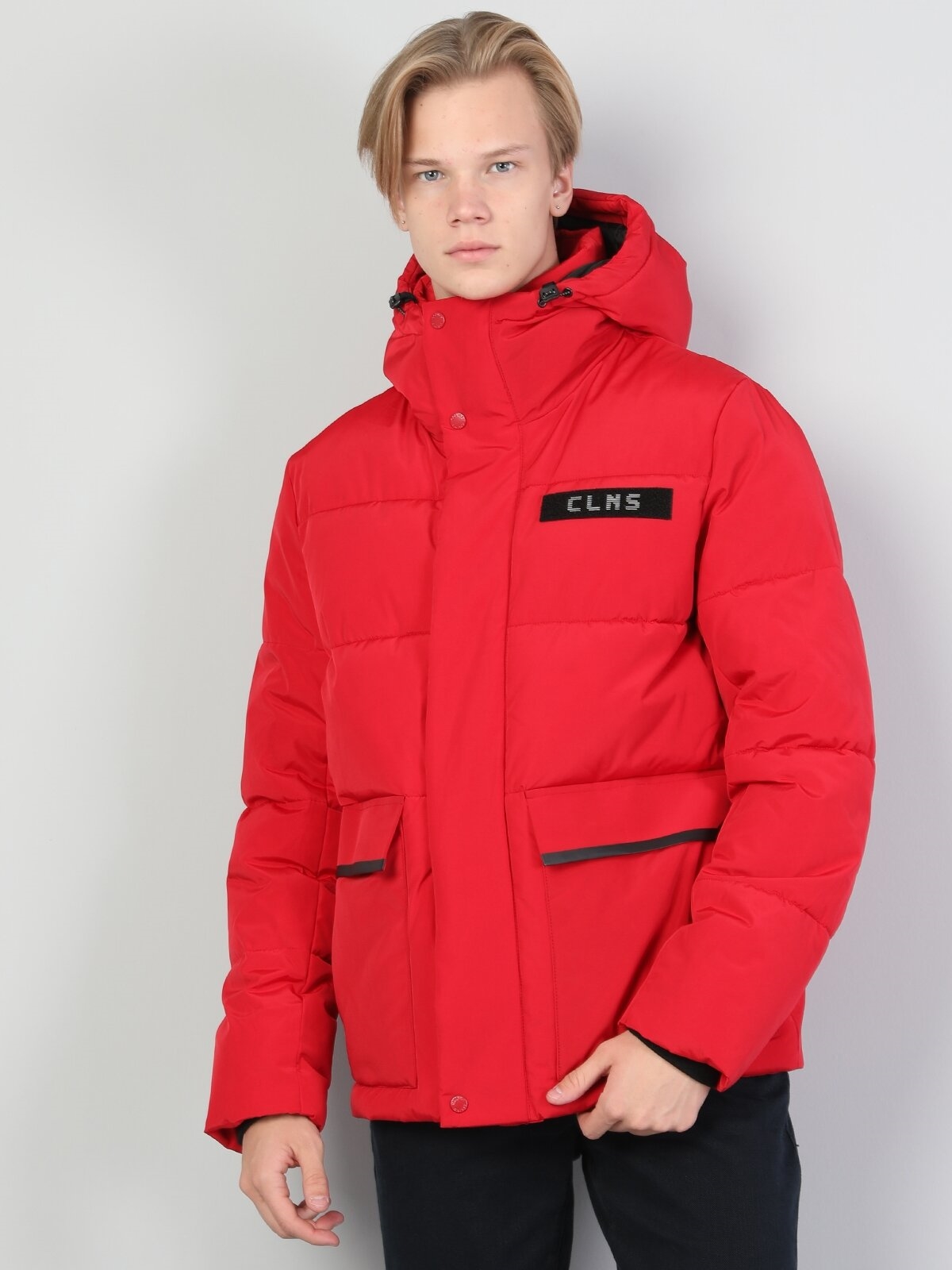 Показати інформацію про Куртка Чоловіча Червона Класичного Крою Cl1045259