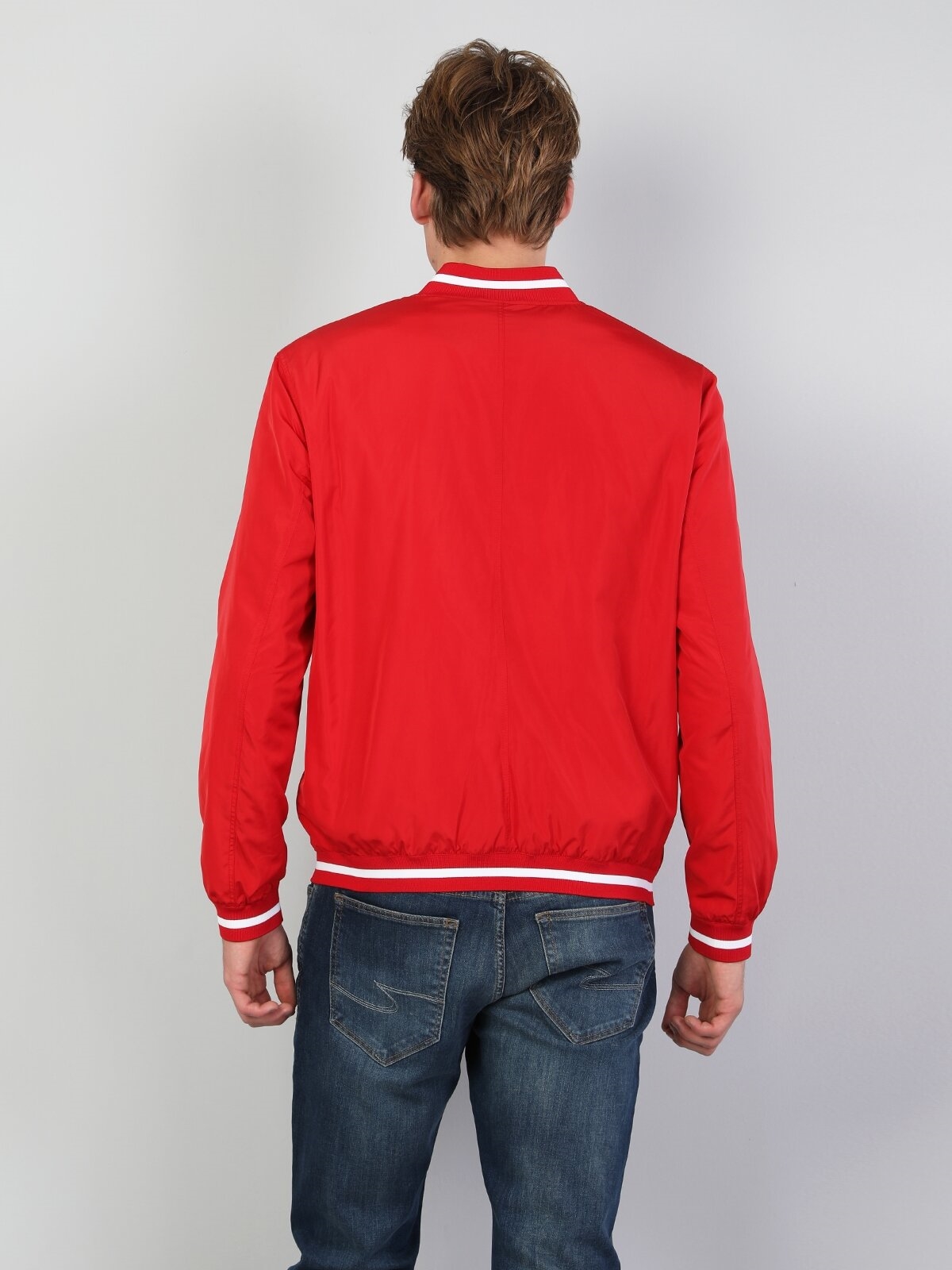 Показати інформацію про Куртка Чоловіча Червона Класичного Крою Cl1048172