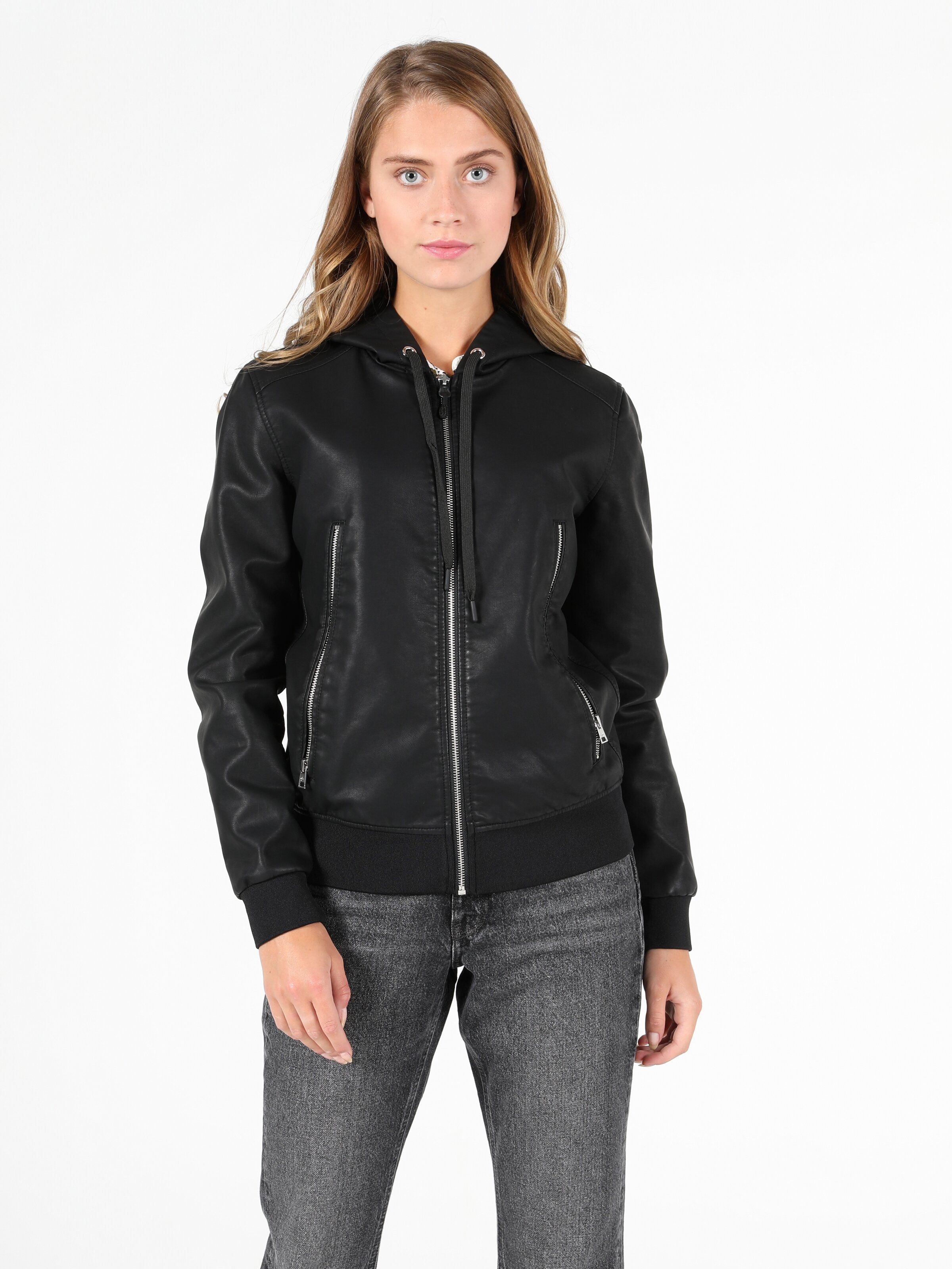Показати інформацію про Куртка З Еко-Шкіри Жіноча Чорна Класичного Крою Cl1050326