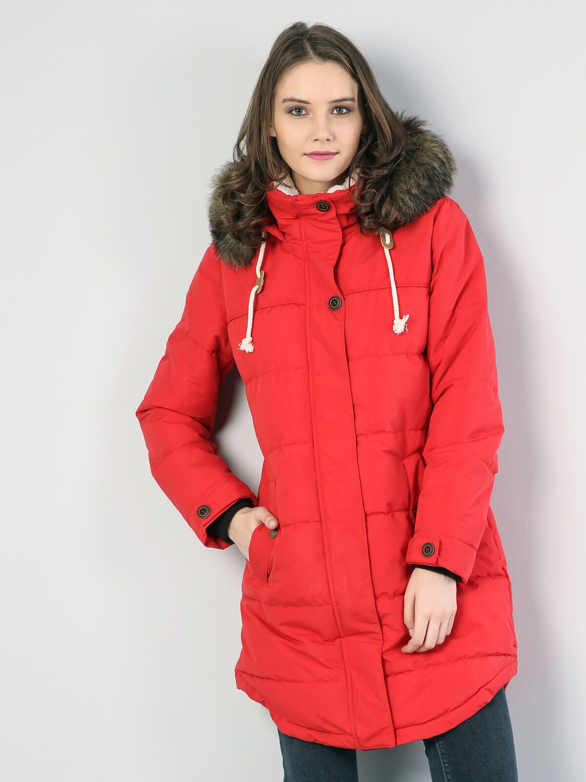 Показати інформацію про Пальто Жіноче Червоне Класичного Крою Cl1035973