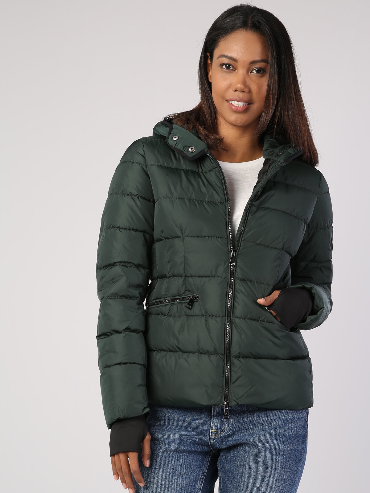Показати інформацію про Куртка Жіноча Зелена Класичного Крою Cl1036118