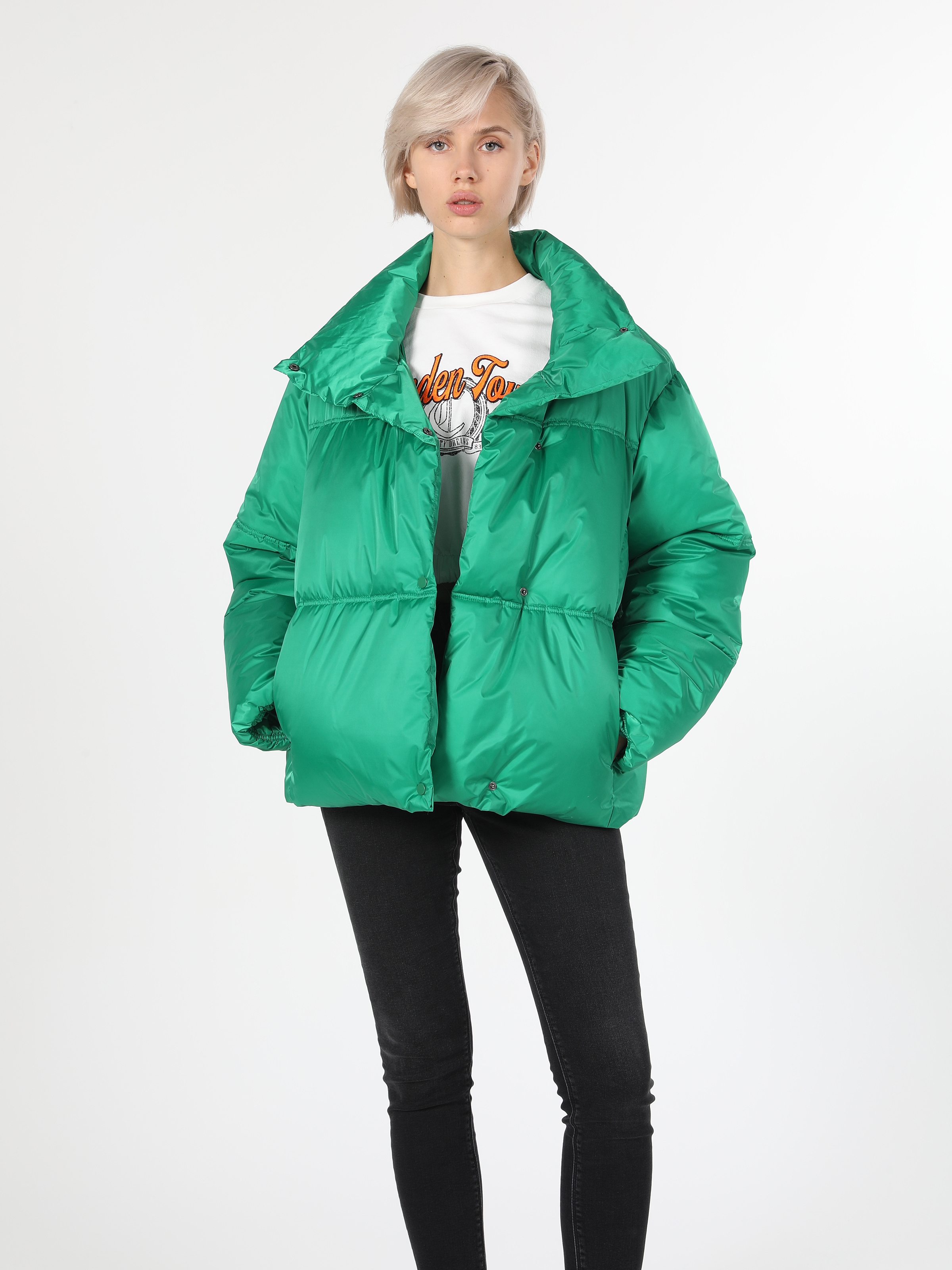 Показати інформацію про Куртка Жіноча Зелена Cl1060299