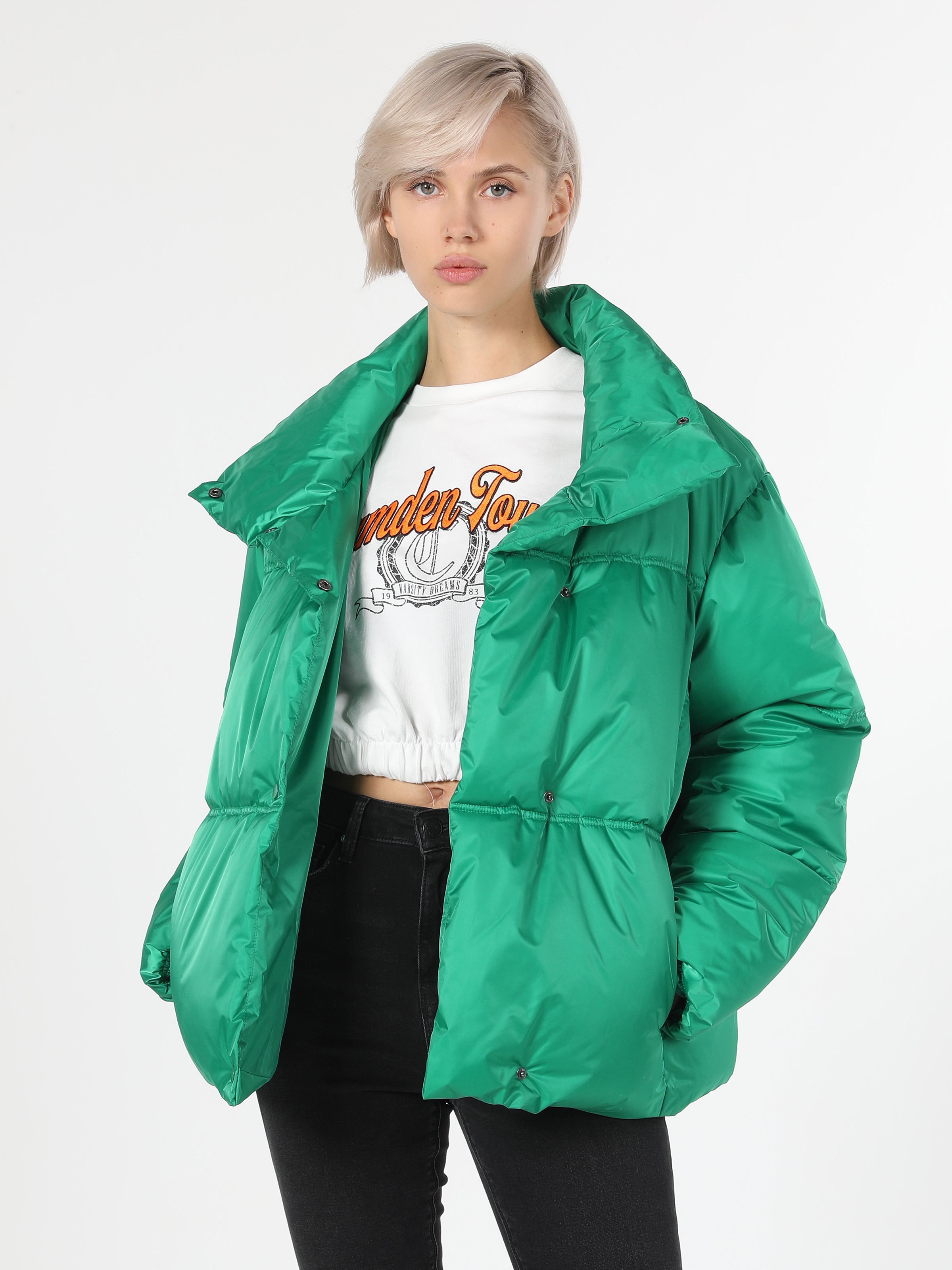 Показати інформацію про Куртка Жіноча Зелена Cl1060299