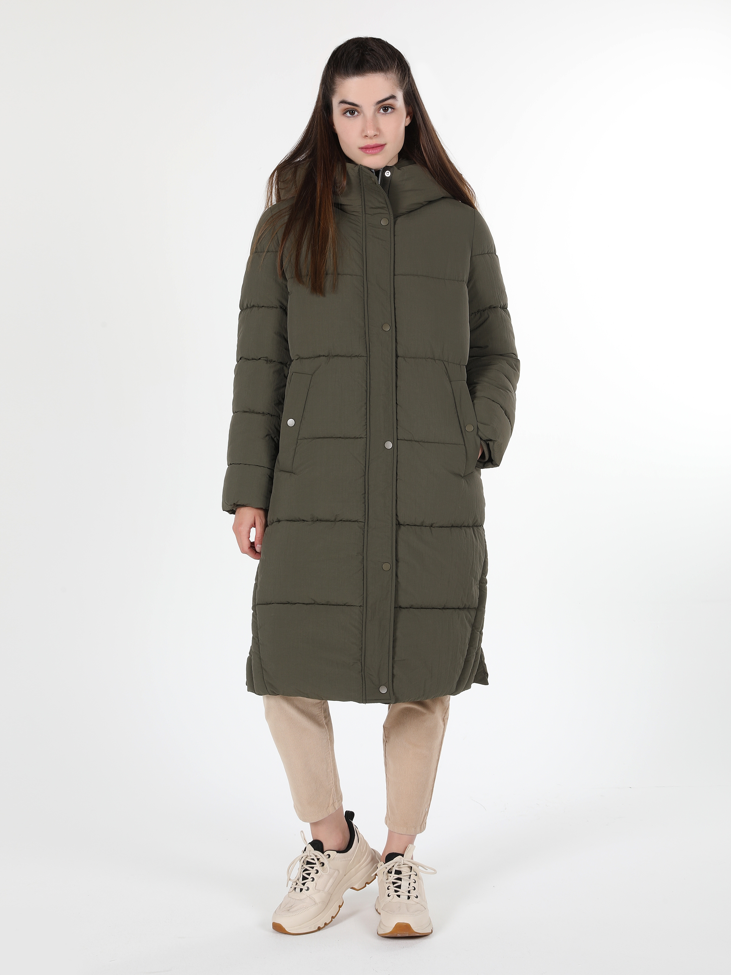 Показати інформацію про Пальто Жіноче Зелене Довге Класичного Крою   Cl1060955