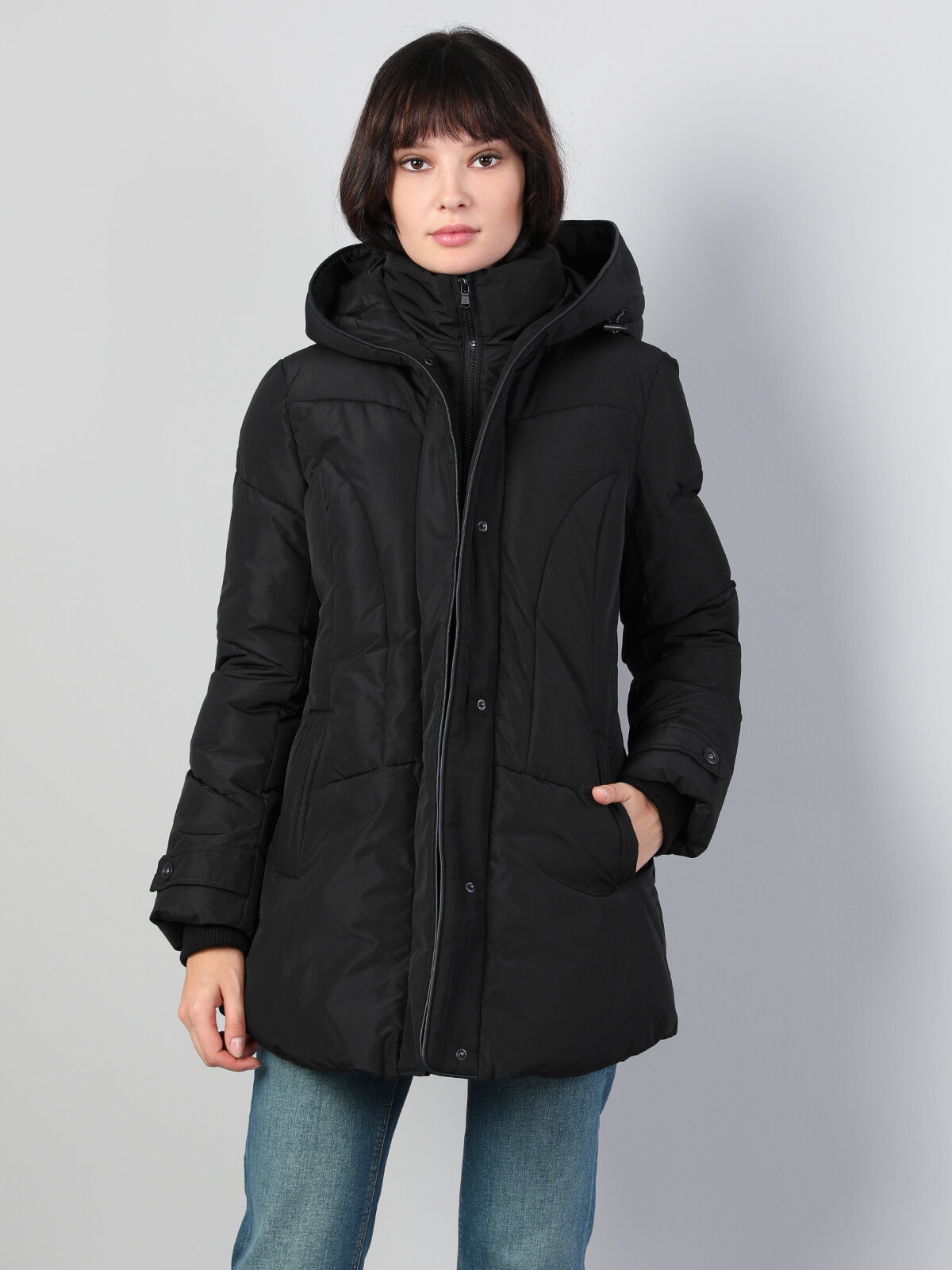 Показати інформацію про Куртка Жіноча Чорна Класичного Крою Cl1045309