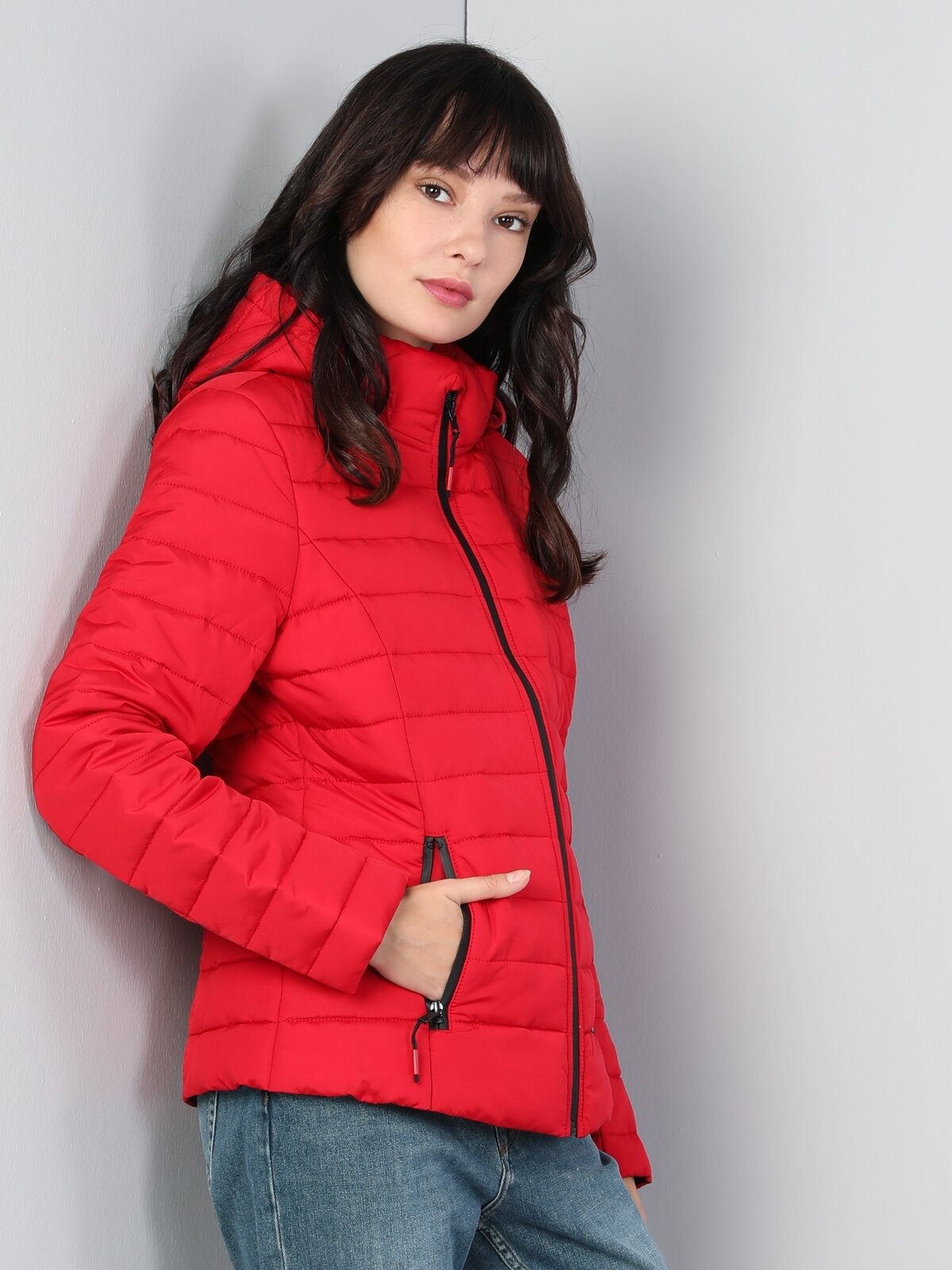 Показати інформацію про Куртка Жіноча Червона Класичного Крою Cl1044300