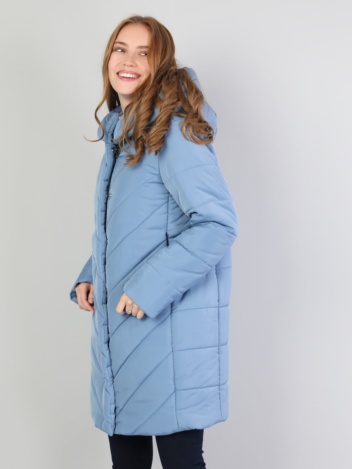 Показати інформацію про Пальто Жіноче Синє Класичного Крою Cl1045256
