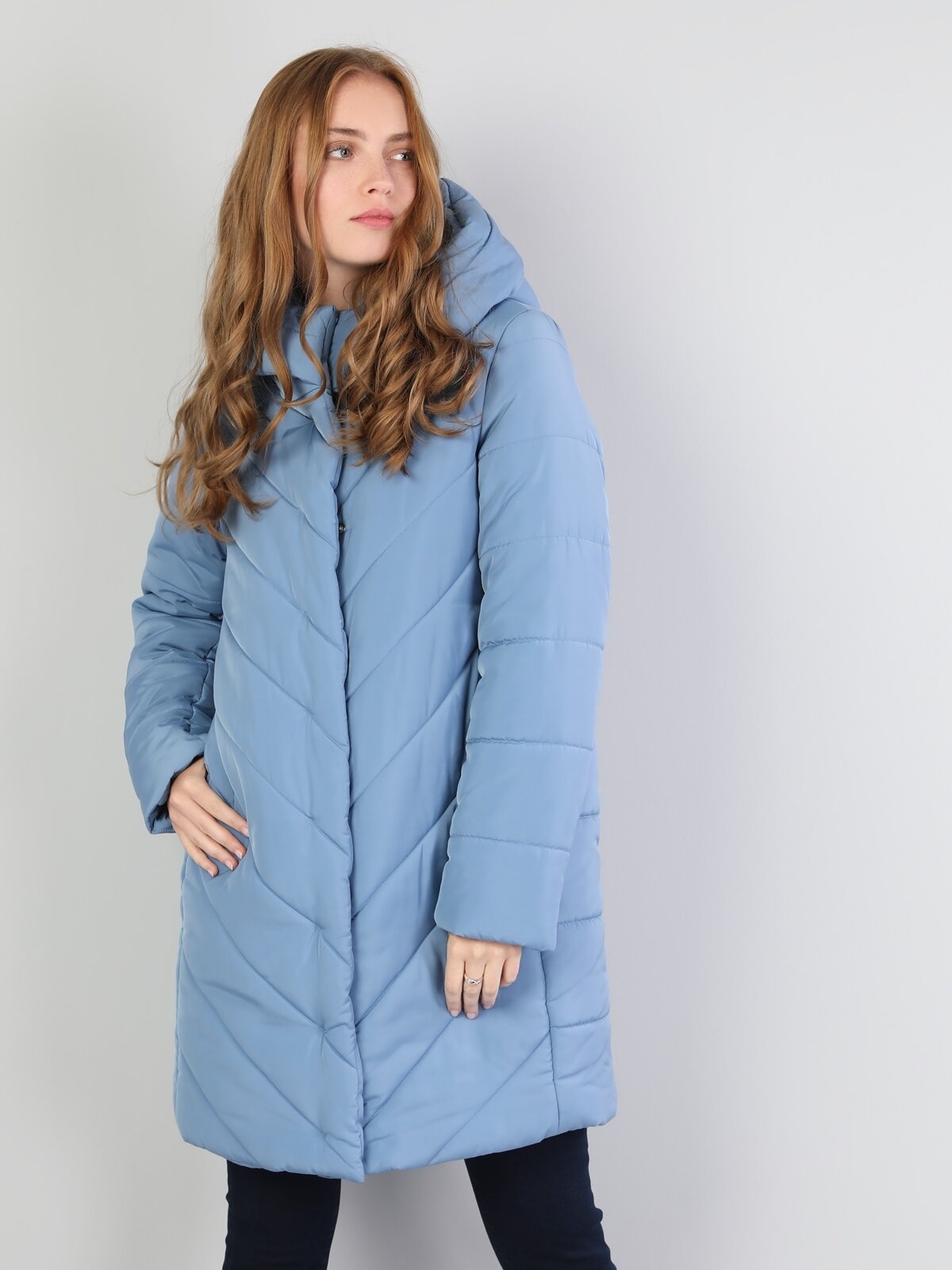 Показати інформацію про Пальто Жіноче Синє Класичного Крою Cl1045256