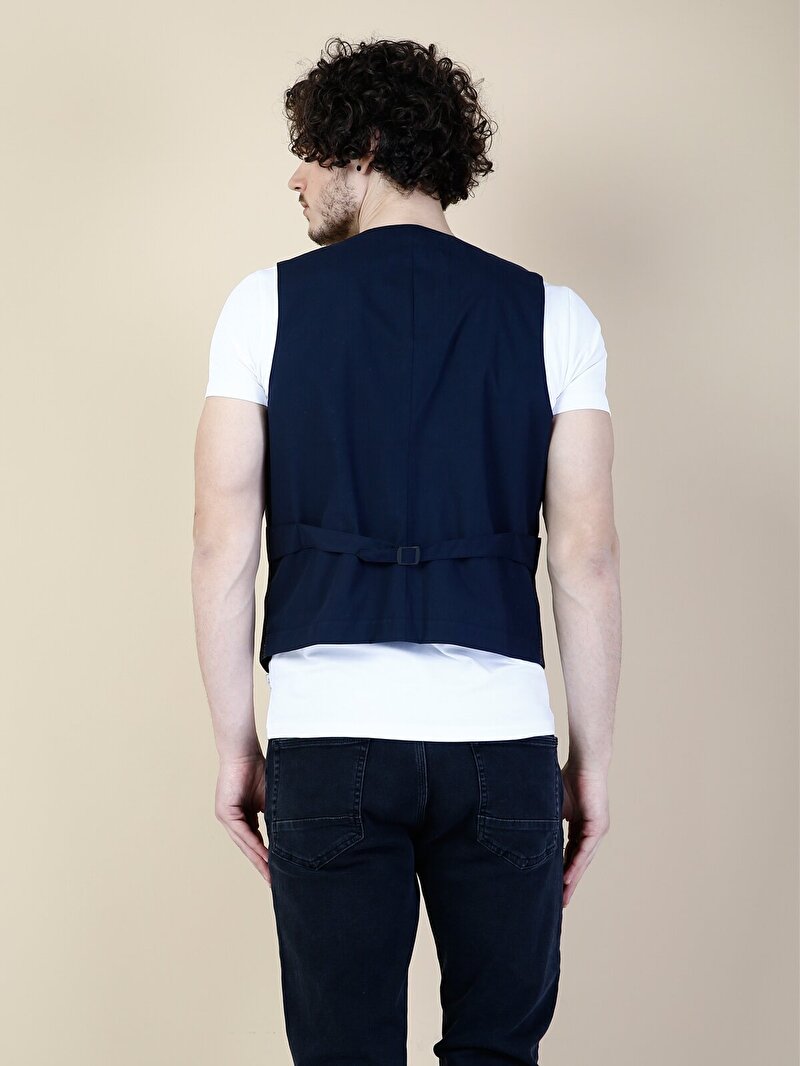 Показати інформацію про Жилетка Чоловіча Сіра Вузького Крою Cl1032230