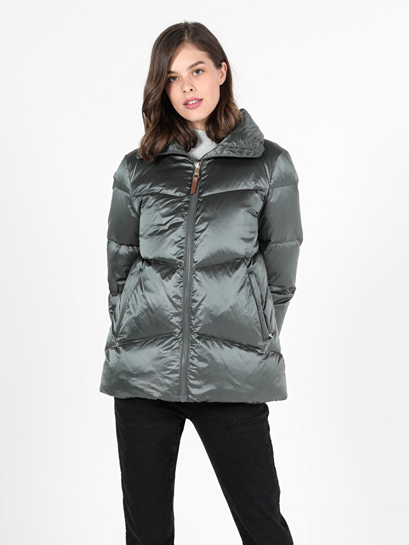 Показати інформацію про Куртка Жіноча Хакі Класичного Крою Cl1050707