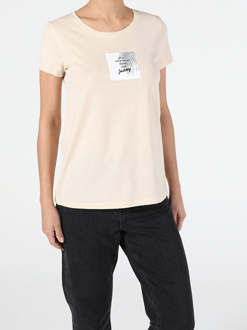 Показати інформацію про Футболка Жіноча Бежева Класичного Крою Cl1052427