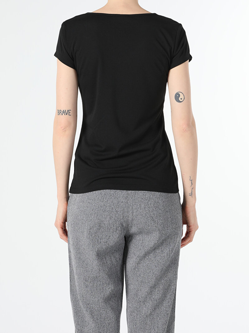 Показати інформацію про Футболка З Коротким Рукавом Жіноча Чорна  Cl1052411