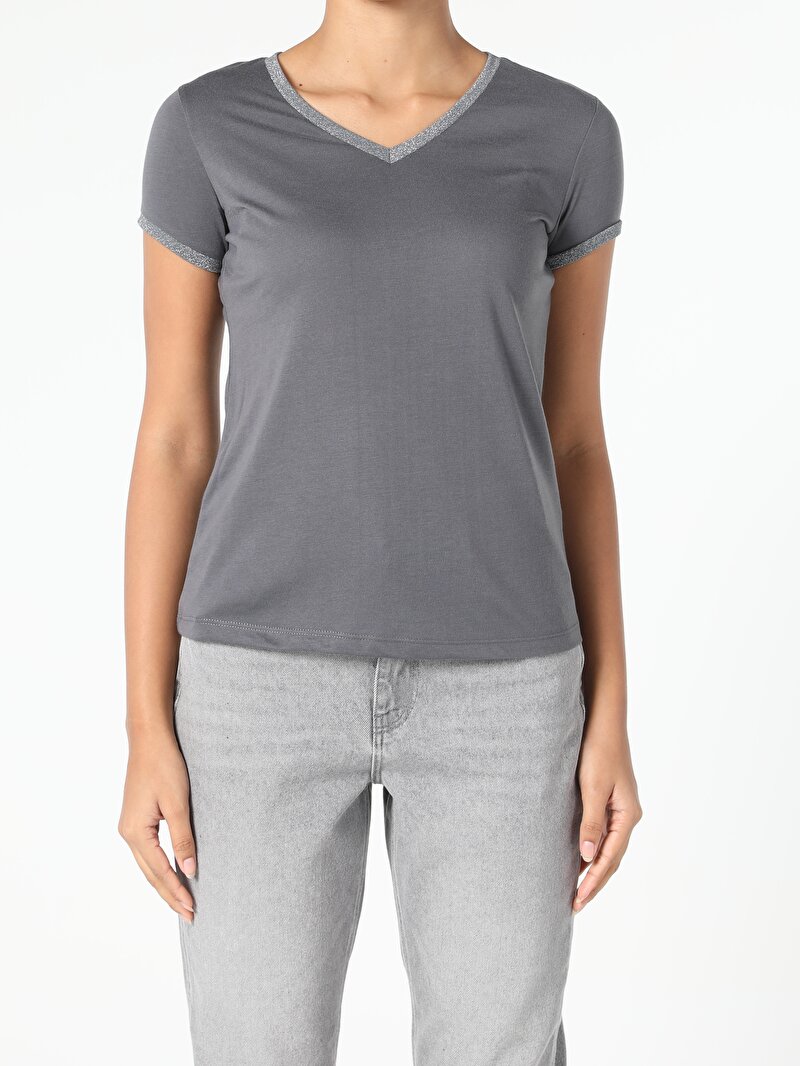 Показати інформацію про Футболка З Коротким Рукавом Жіноча Сіра  Cl1056383