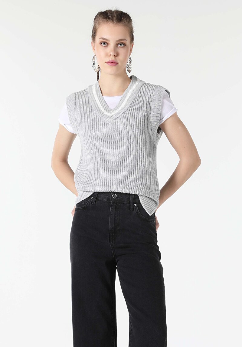 Показати інформацію про Светр Жіночий Сірий  Cl1057397