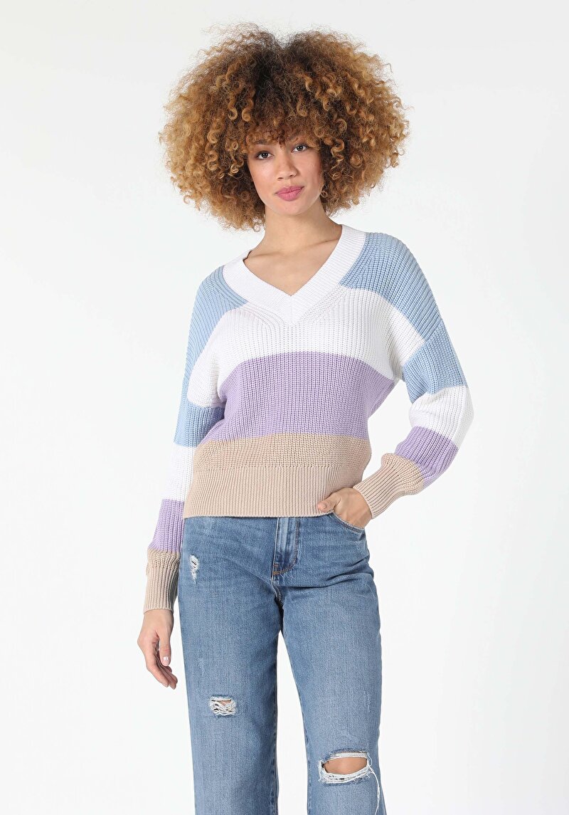 Показати інформацію про Светр Жіночий Різнокольоровий У Смужку Класичного Крою Cl1057219