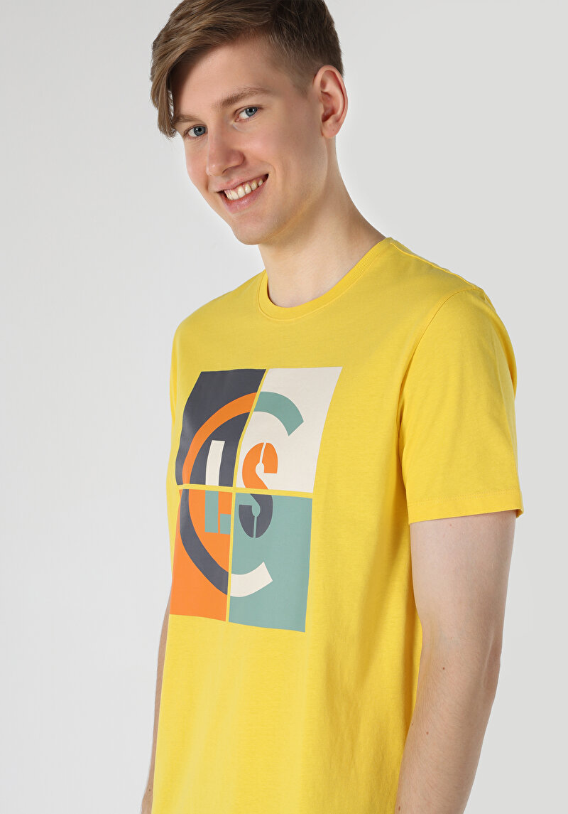 Показати інформацію про Футболка З Коротким Рукавом Чоловіча Жовта  Cl1063363