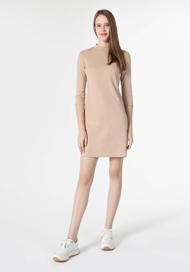Показати інформацію про Сукня Жіноча Бежева  Cl1062441