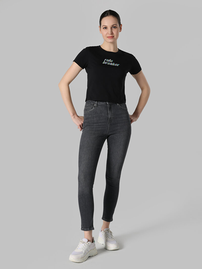 Показати інформацію про Футболка З Коротким Рукавом Жіноча Чорна  Cl1064083