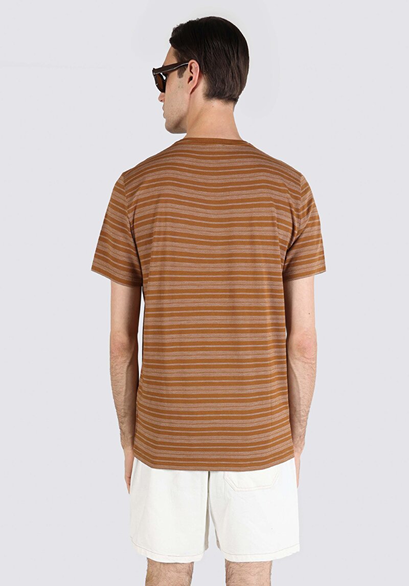 Показати інформацію про Футболка З Коротким Рукавом Чоловіча Коричнева  Cl1062738