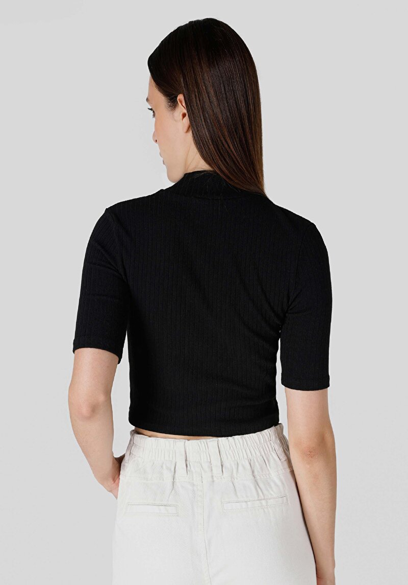 Показати інформацію про Футболка З Коротким Рукавом Жіноча Чорна  Cl1065175