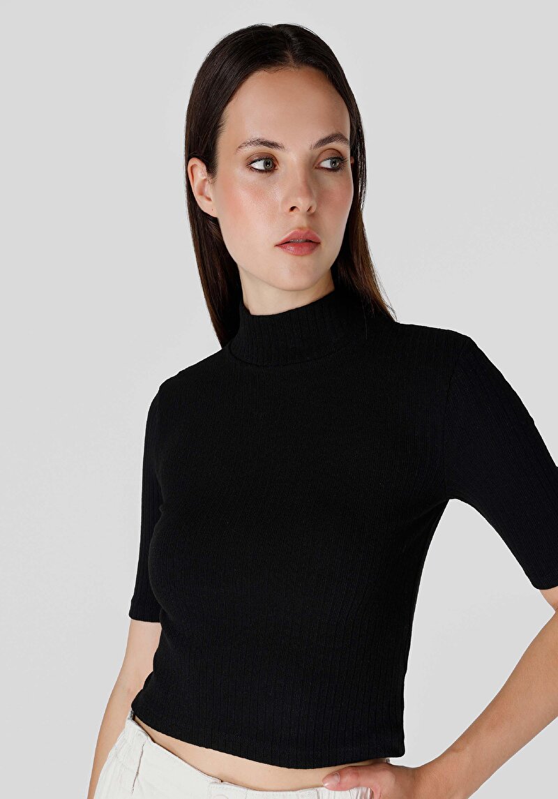 Показати інформацію про Футболка З Коротким Рукавом Жіноча Чорна  Cl1065175