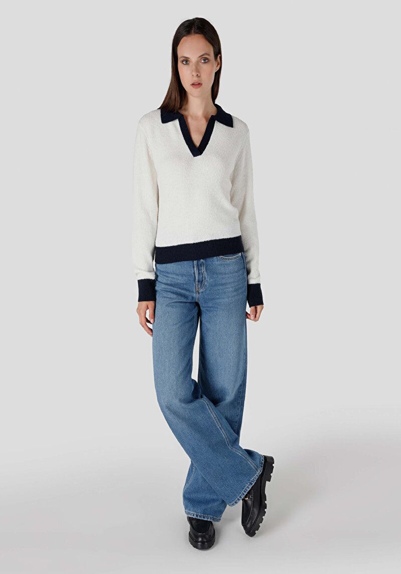 Показати інформацію про Светр Жіночий Білий  Cl1066004